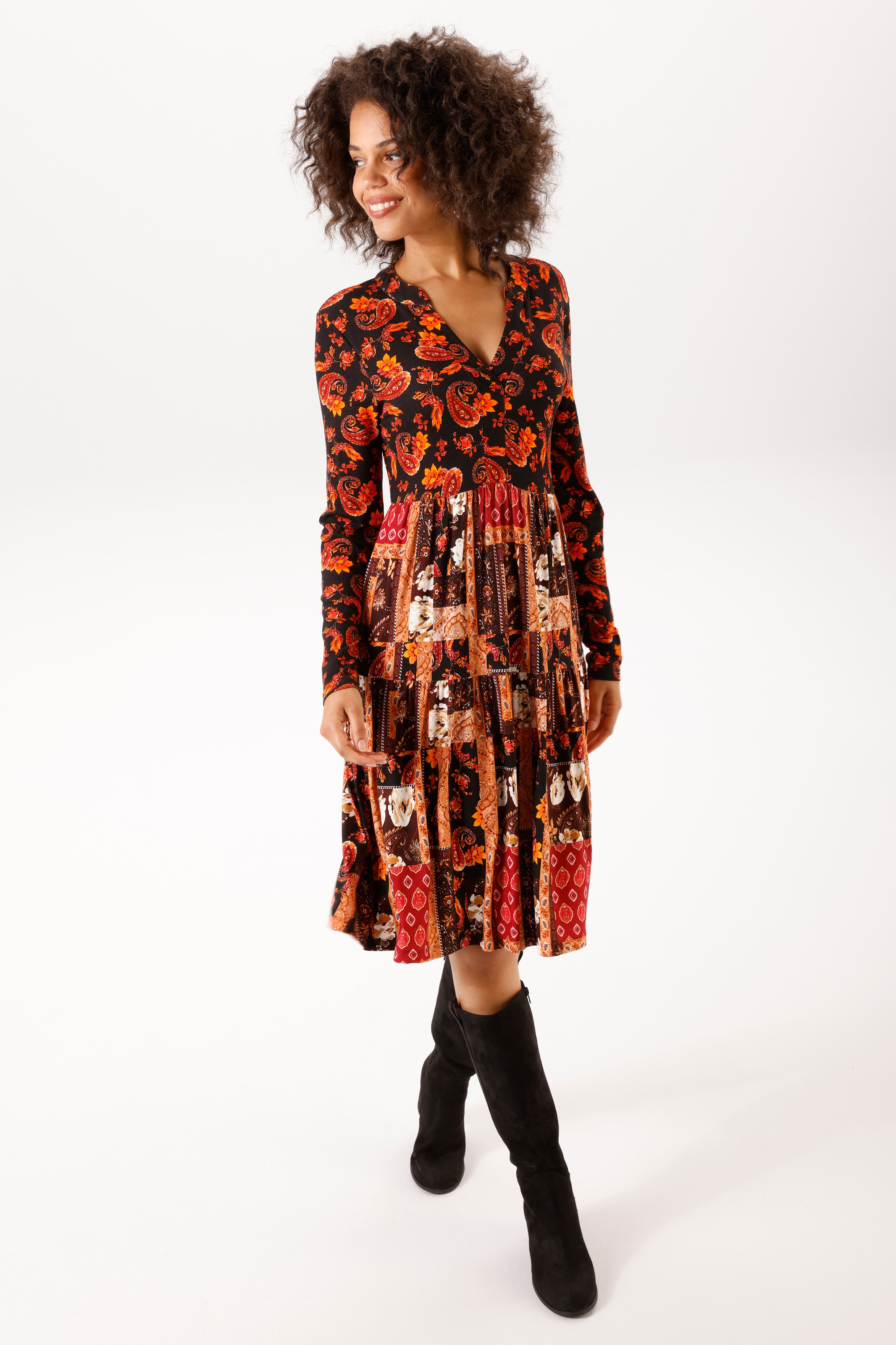 Aniston CASUAL Robe en jersey dans un mélange de motifs colorés - NOUVELLE COLLECTION