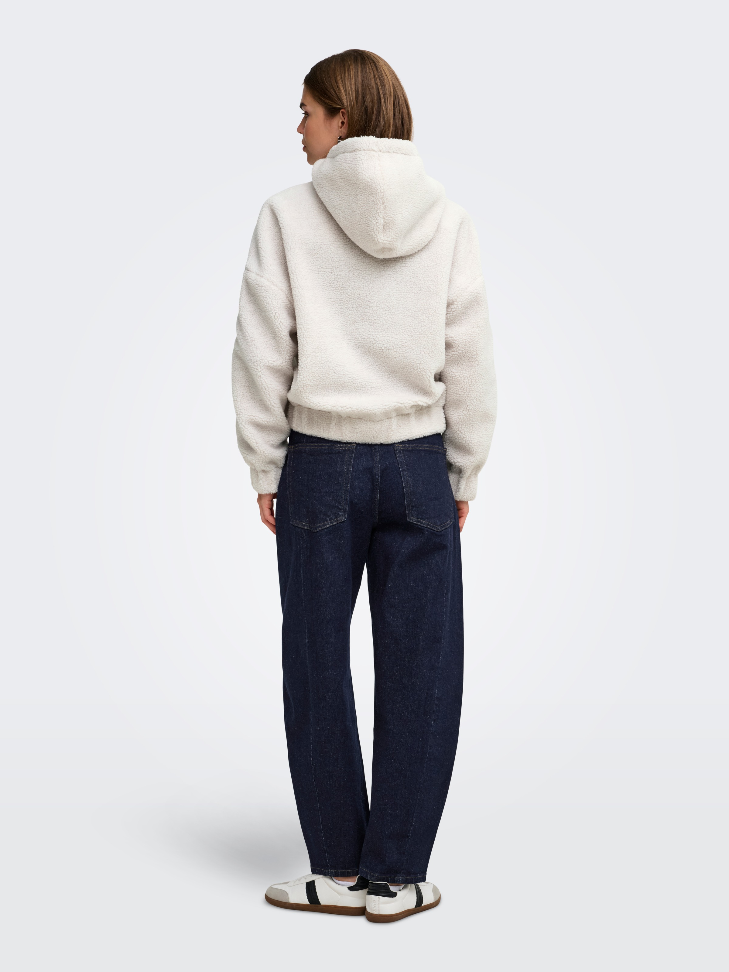 ONLY Veste à capuche en peluche »ONLTANJA TEDDY HOOD JACKET OTW NOOS« avec capuche fibre synthétique,