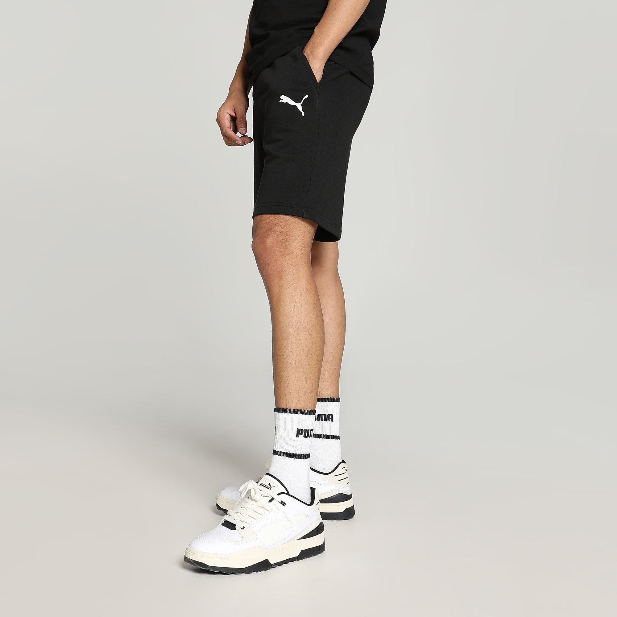 PUMA Trainingsshorts »TEAMGOAL 23 CASUALS SHORTS«  sportlicher Stil, für Fussball, mit Reissverschlusstasche, Slim Fit