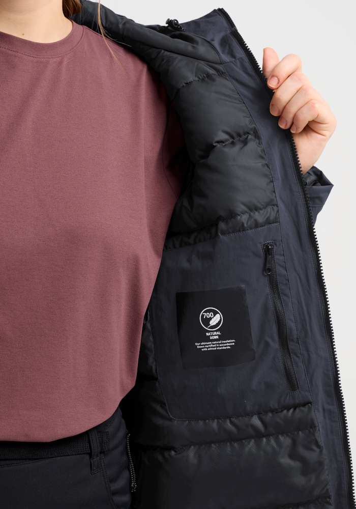Jack Wolfskin Daunenmantel »FIORA BAY COAT W RDS« für sportliche Outdoor- und Wandereinsätze, langer Schnitt