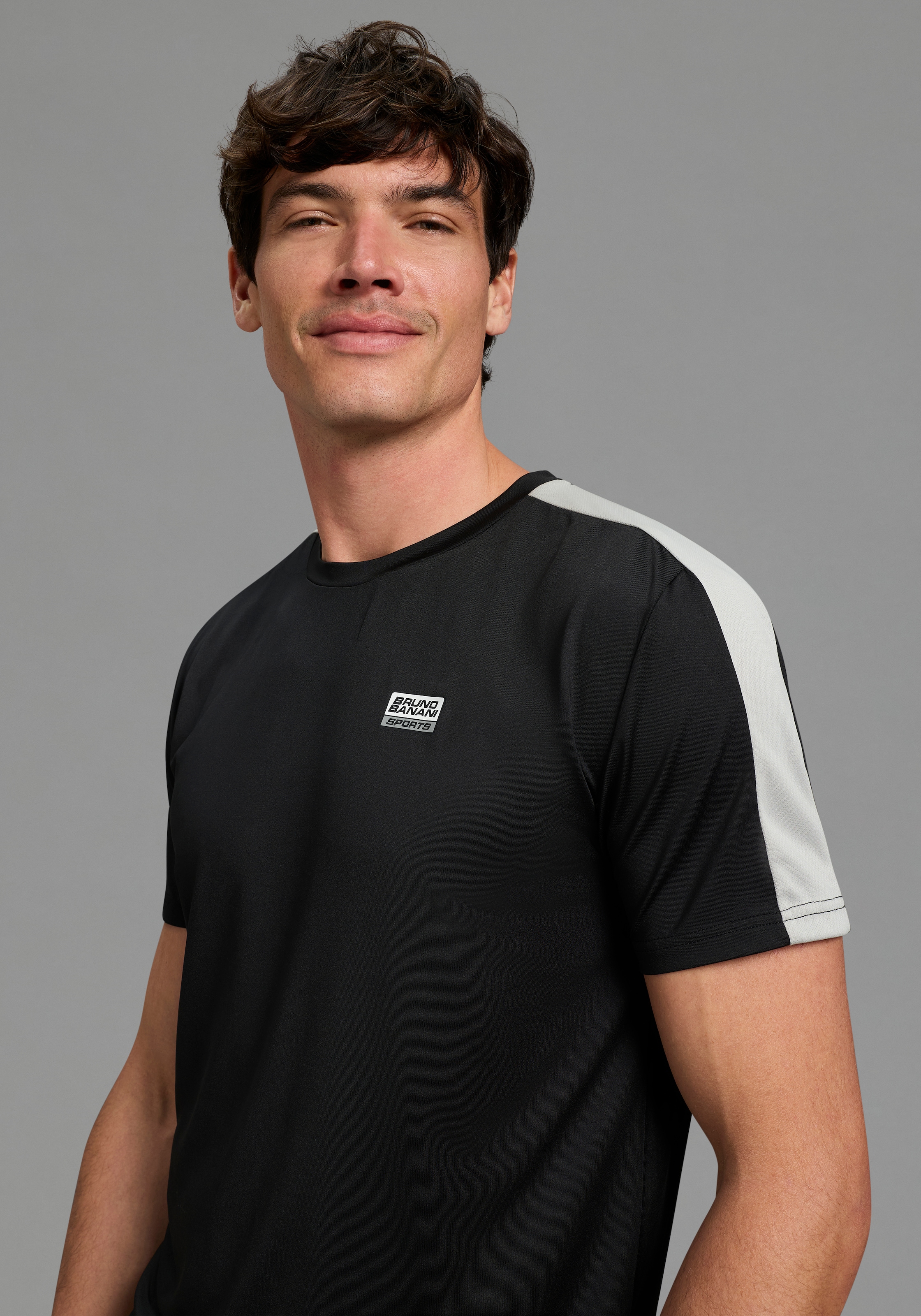 Bruno Banani T-shirt fonctionnel sportlicher Stil, Halbarm, schmale Passform, aus Single Jersey