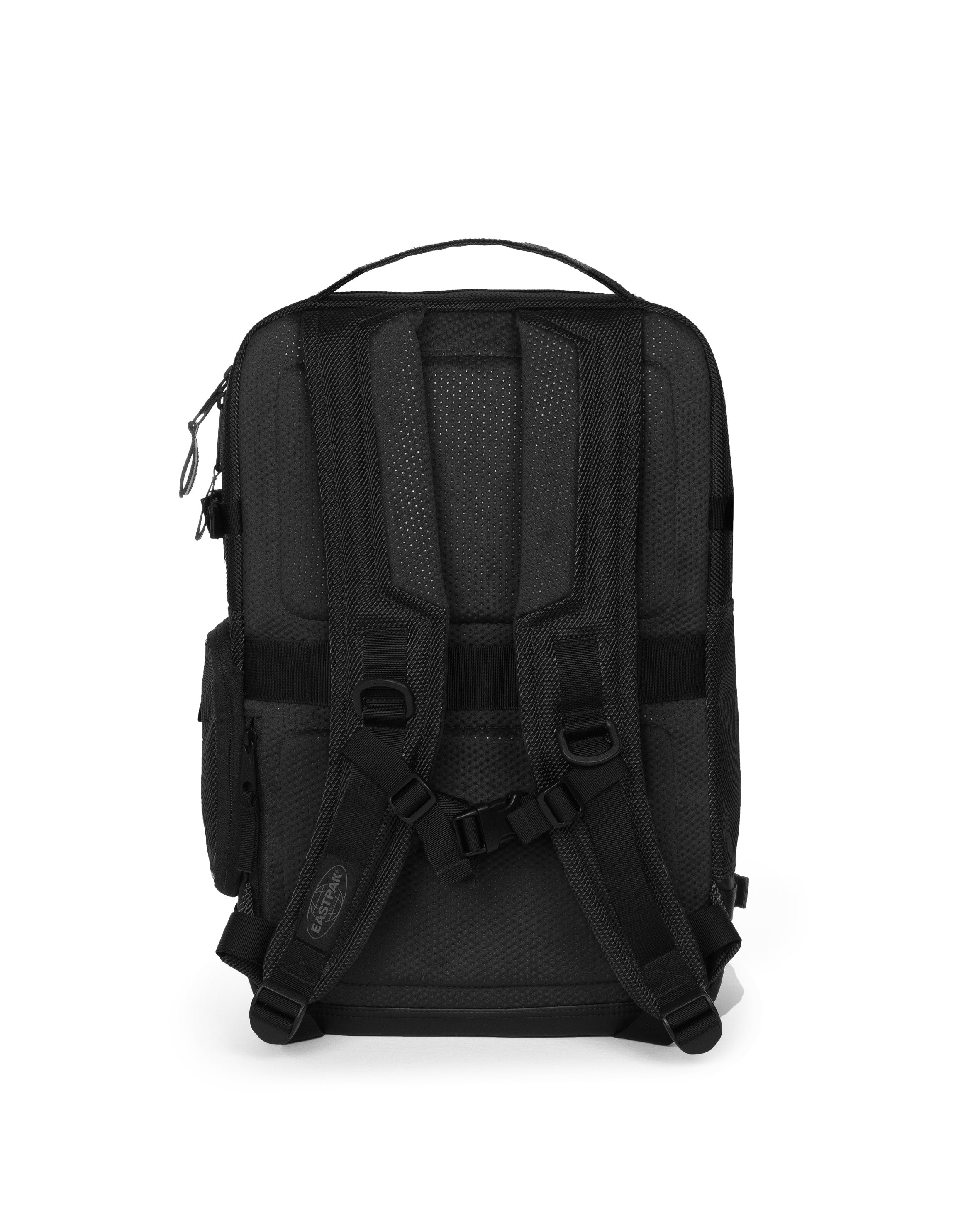Eastpak Sac à dos pour ordinateur portable »TECUM M« enthält recyceltes Material (Global Recycled Standard)
