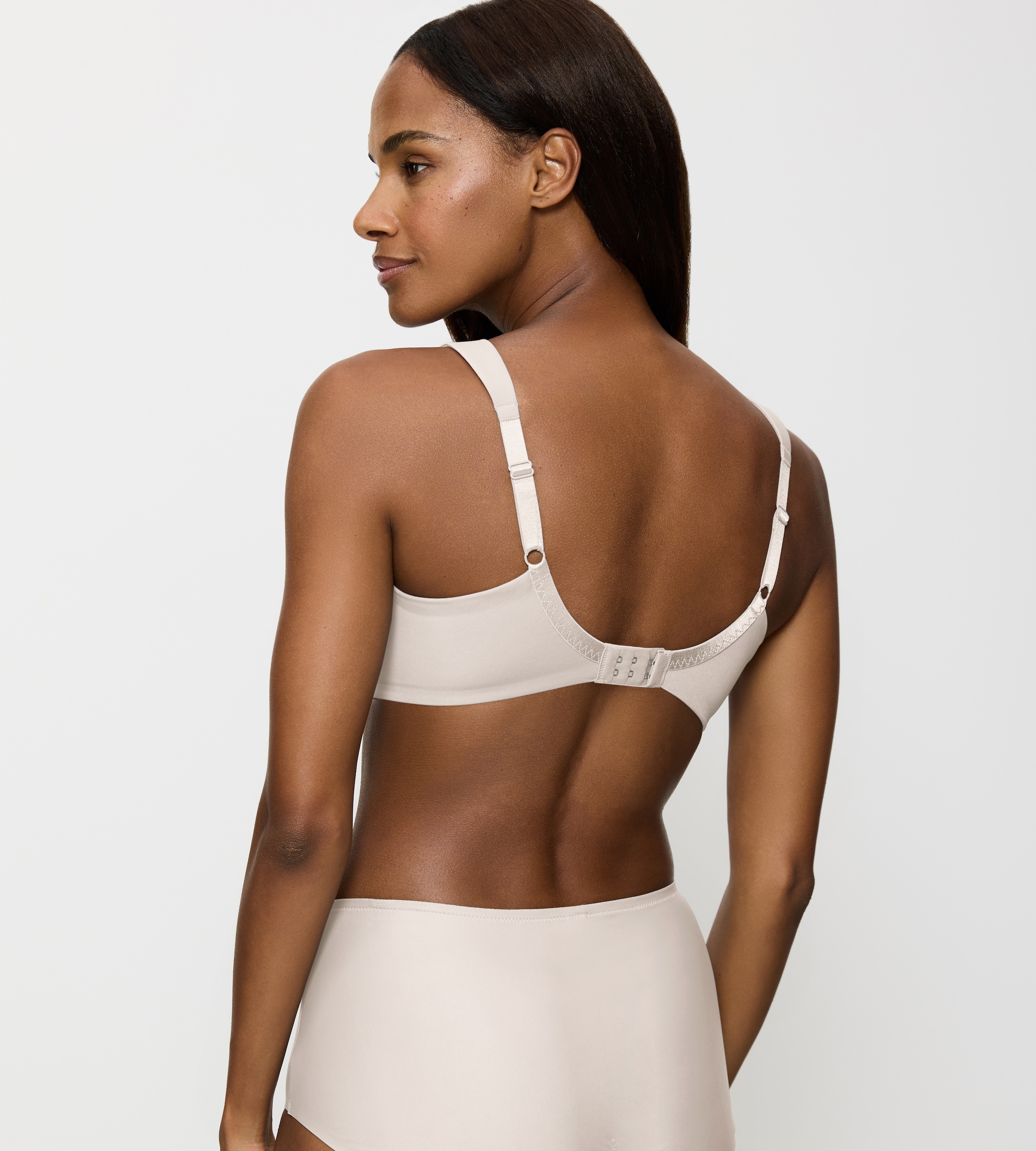 Triumph Soutien-gorge minimisant »True Shape Sensation« réduit visuellement la poitrine d'une taille de bonnet