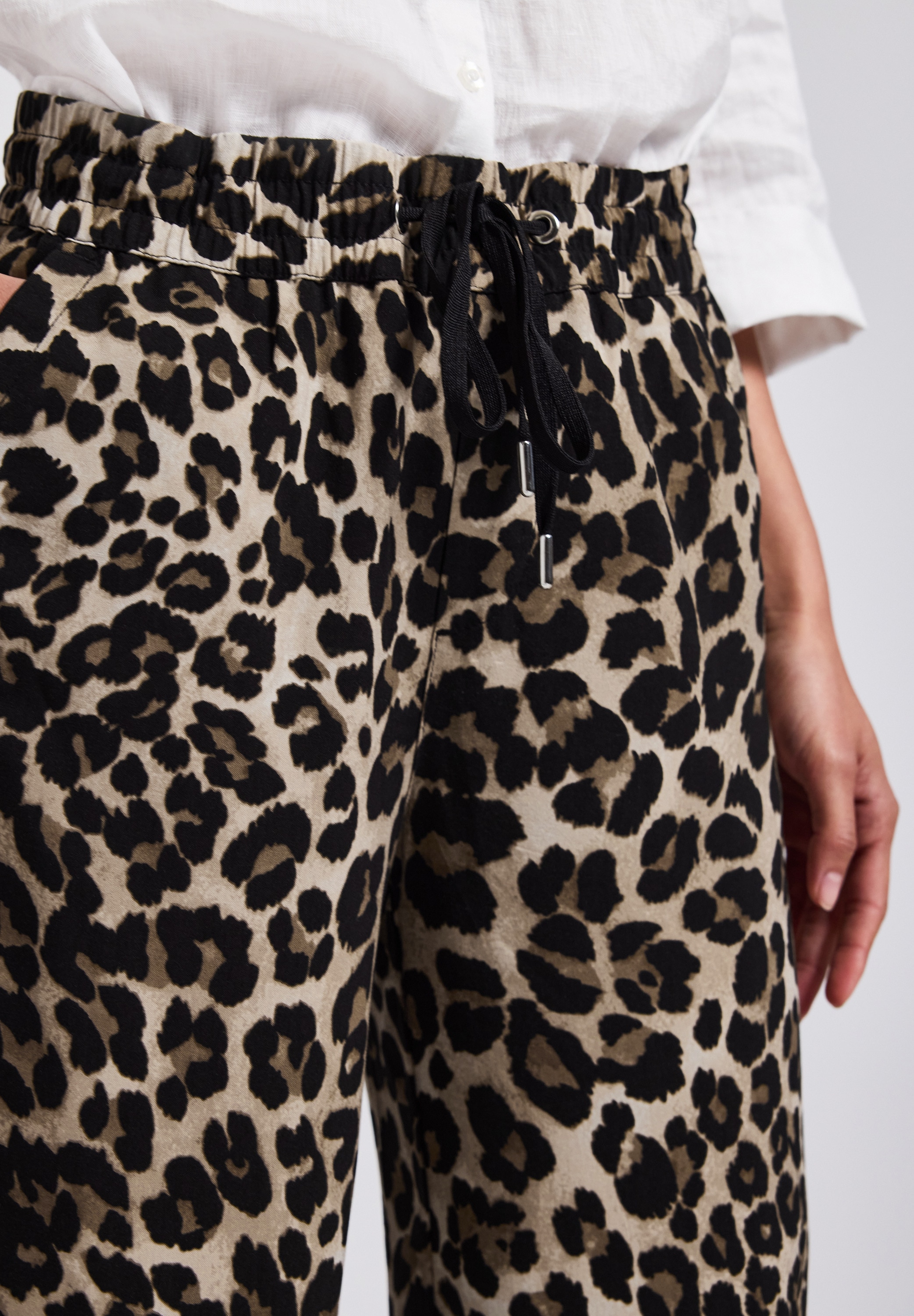 STREET ONE Pantalon en tissu »Style Emee«  Sommerhose mit elastischem Bund und Tunnelzug, mit grafischem Muster