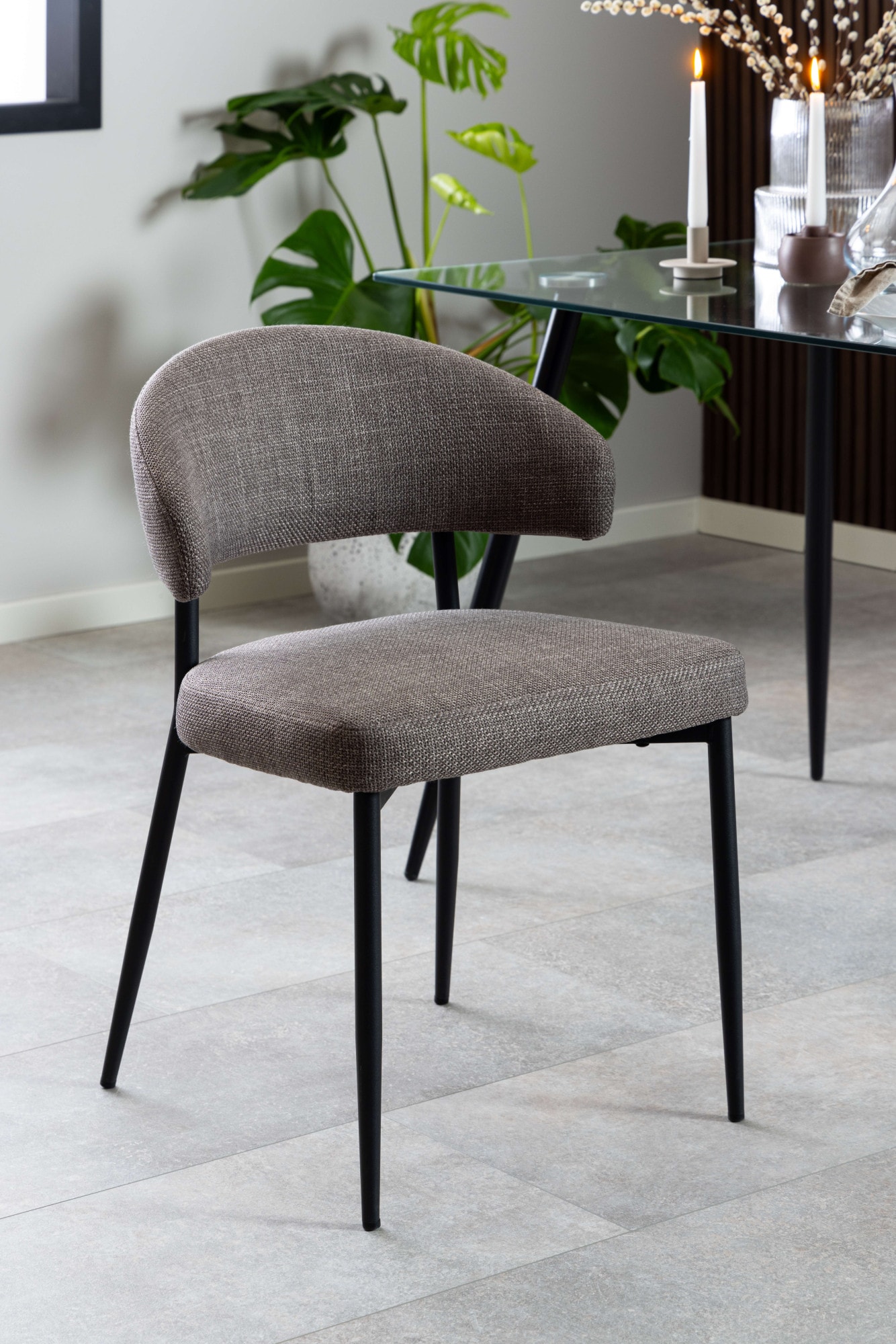 ACTONA GROUP Esszimmerstuhl »Edina 2er Set, Stoff - bequem & stilvoll, mehrere Farben, moderne« () Gepolstert, weicher Bezug & hoher Sitzkomfort, schwarze Stahlbeine