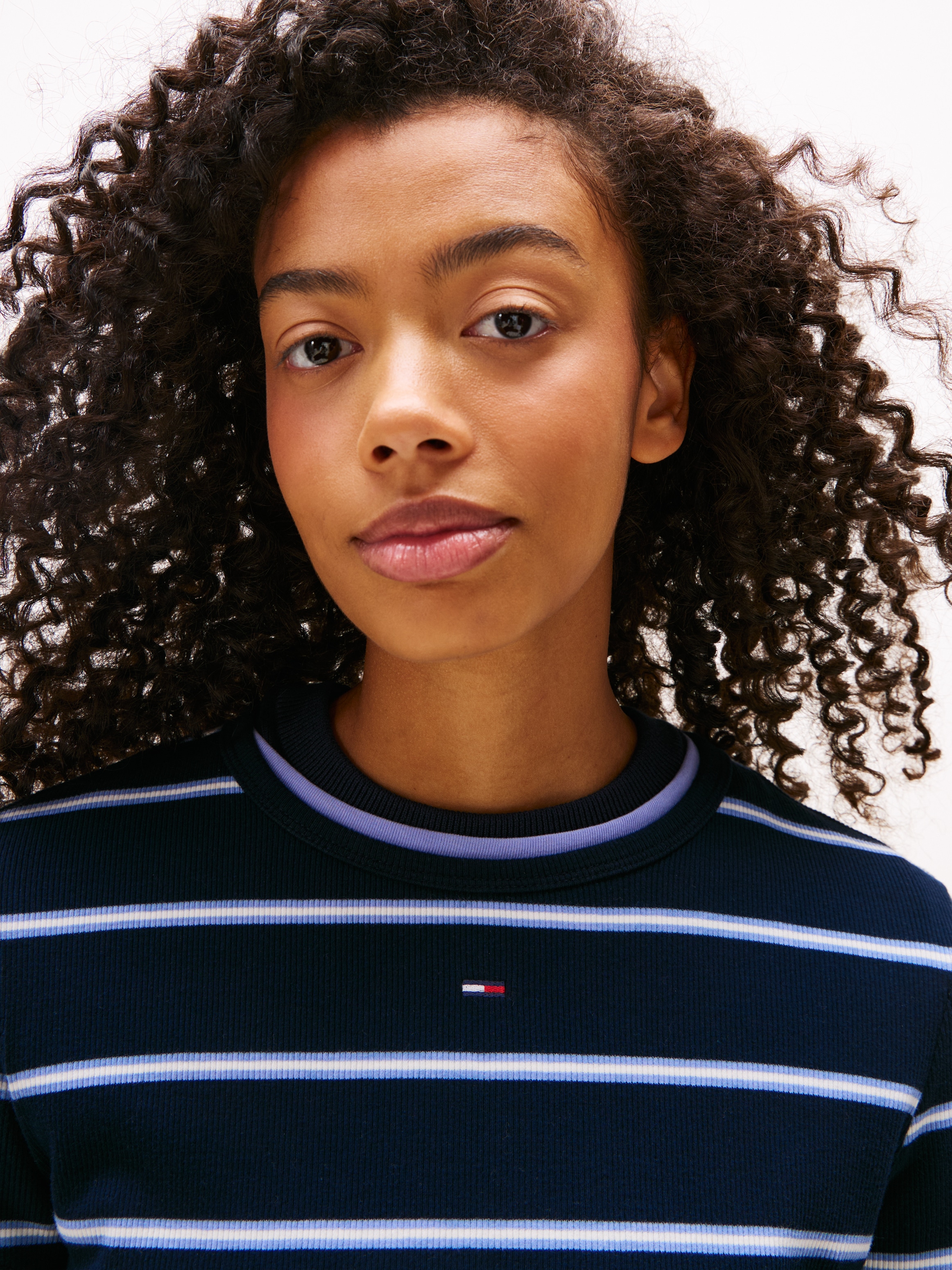 Tommy Jeans Kurzarmshirt »TJW SLIM ESSENTIAL RIB SS EXT« mit gerippter Struktur