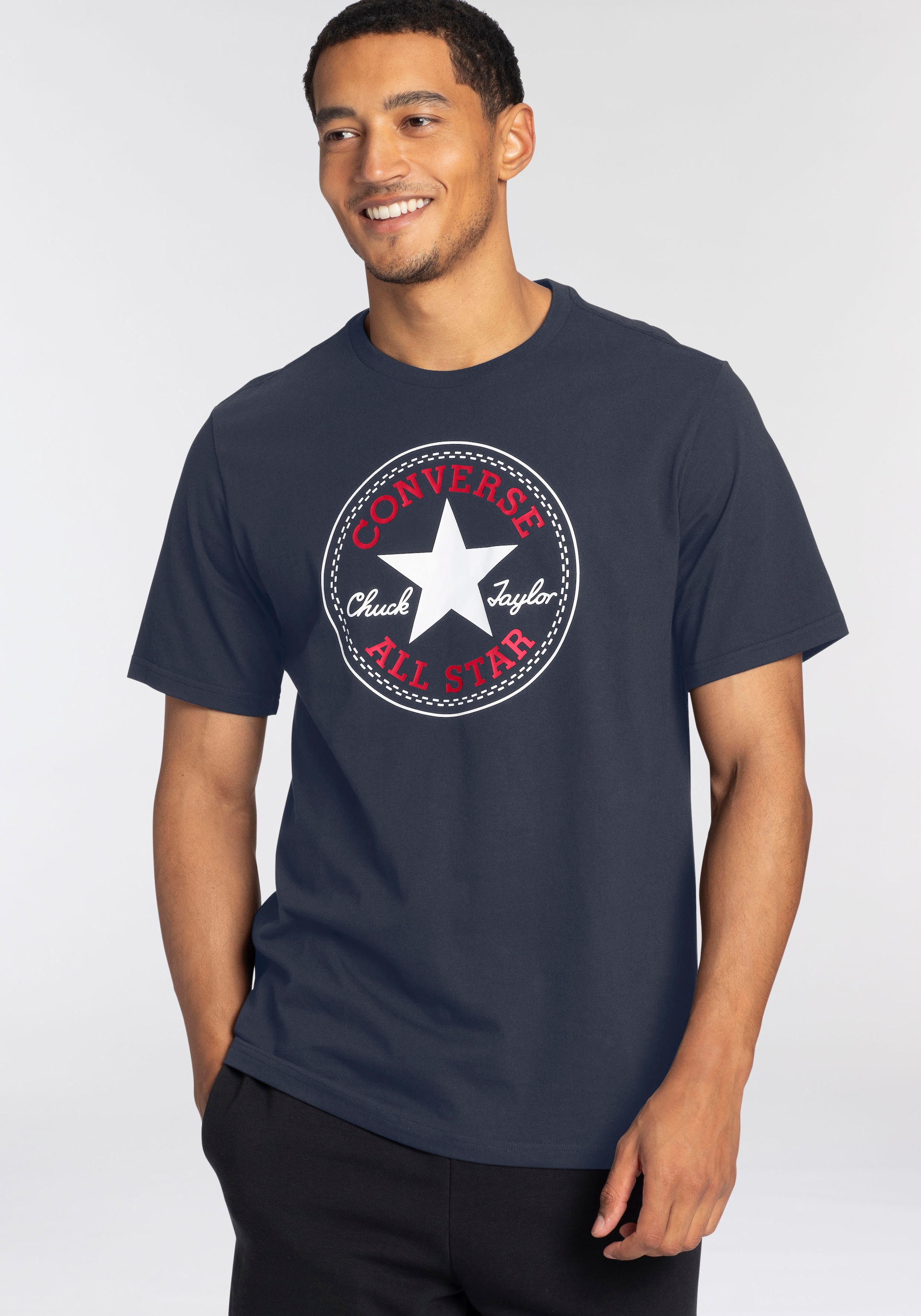 Converse T-shirt »CHUCK LOGO TEE« avec col rond, en coton, longueur normale