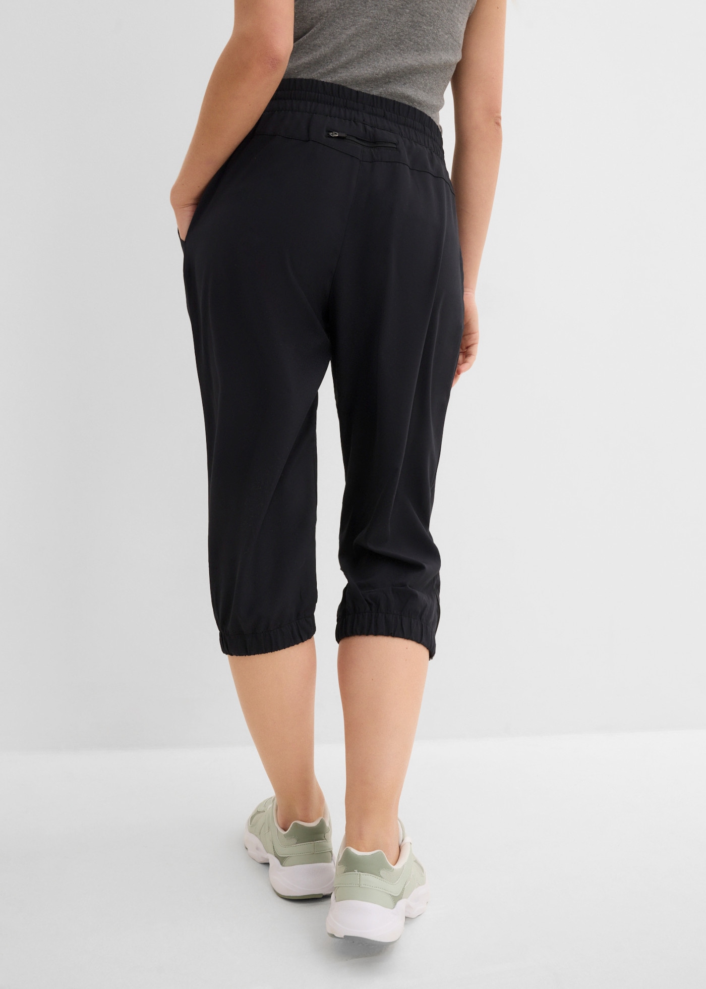 bonprix Pantalon fonctionnel  longueur 7/8, fentes latérales avec zip, poche zippée arrière