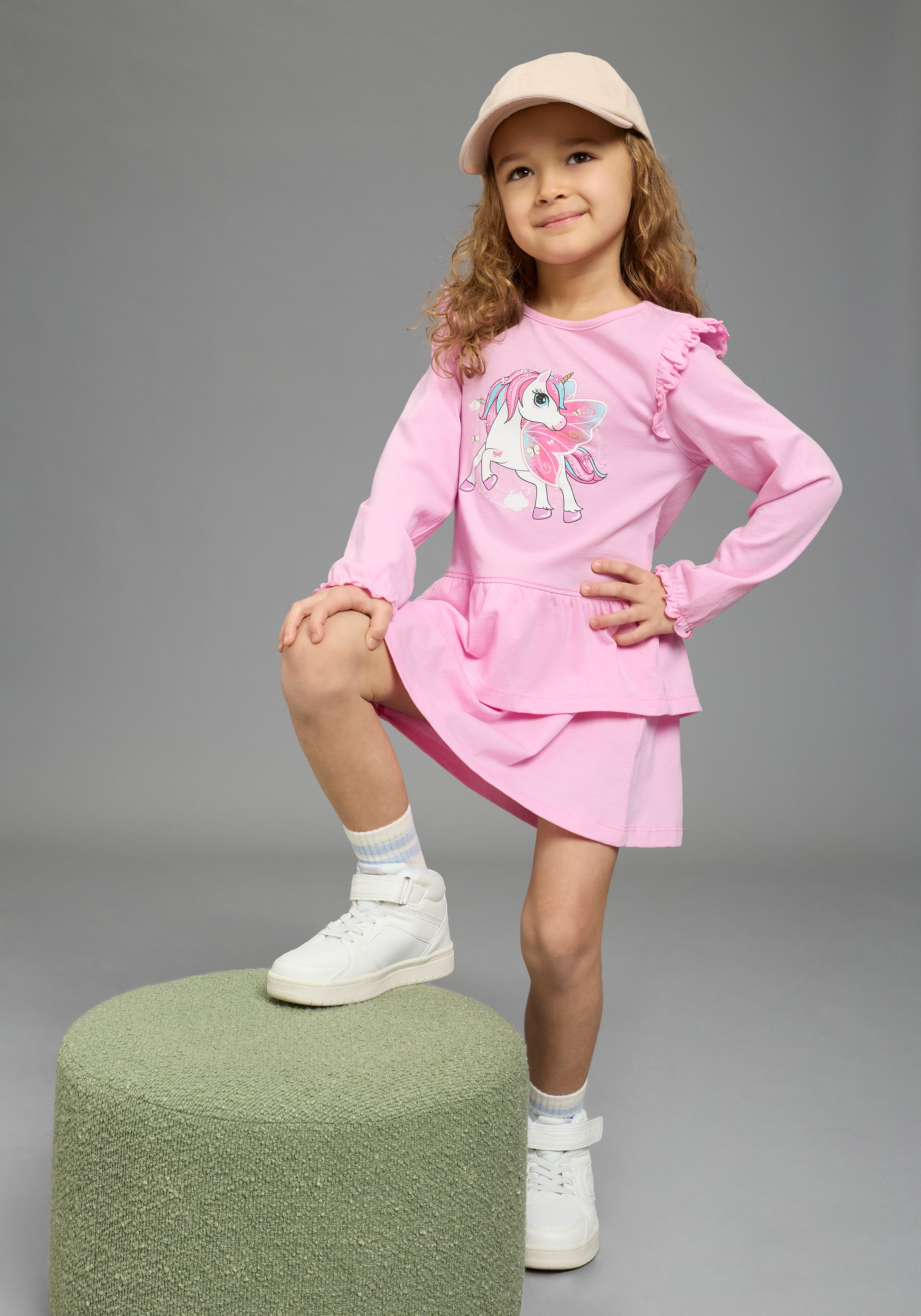 KIDSWORLD Robe en jersey »Süsses Shirtkleide mit Einhorn-Druck« pour filles, en single jersey de coton
