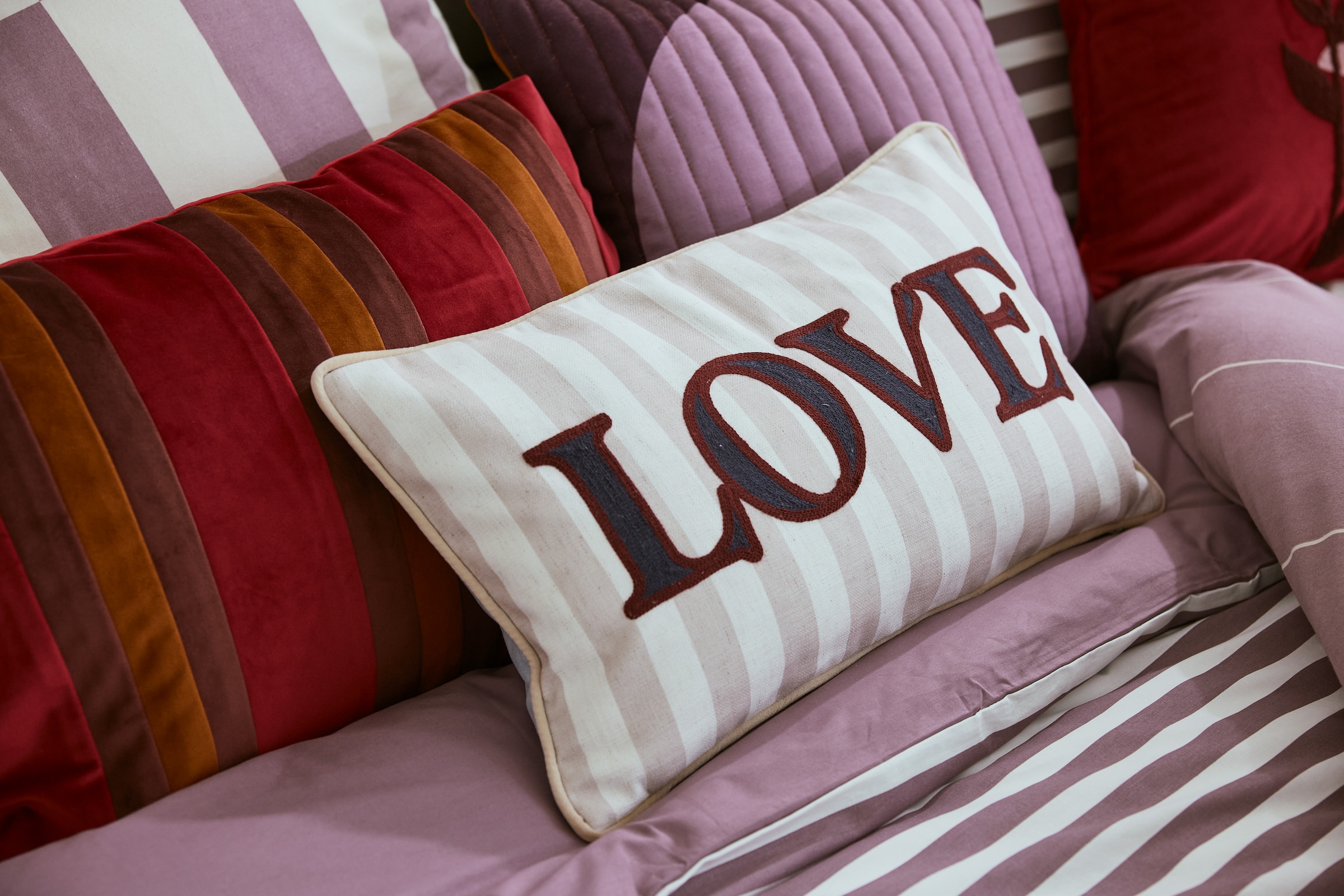 TOM TAILOR HOME Dekokissen »Love« mit Leinenanteil