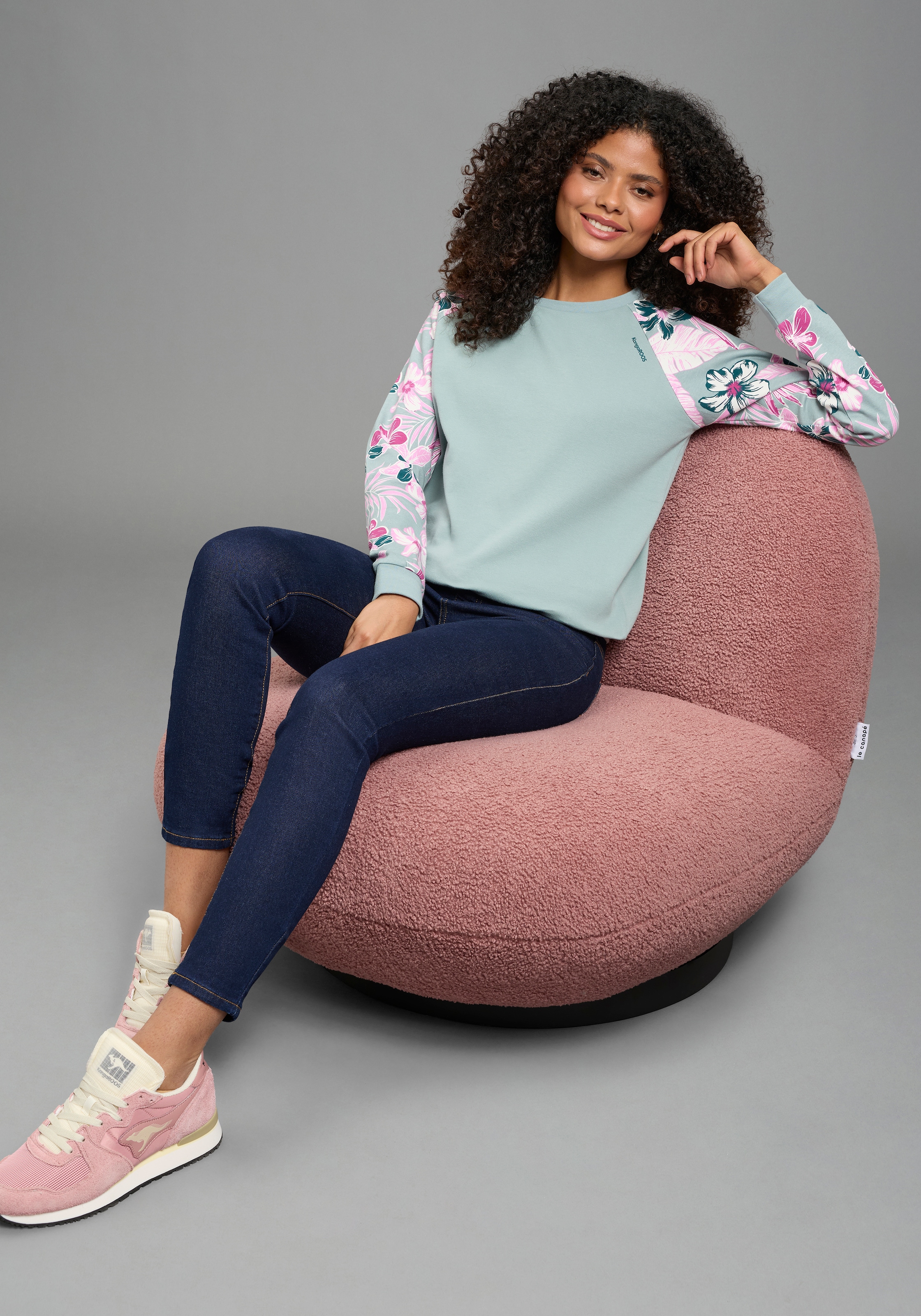 KangaROOS Sweat-shirt , manches avec imprimé floral
