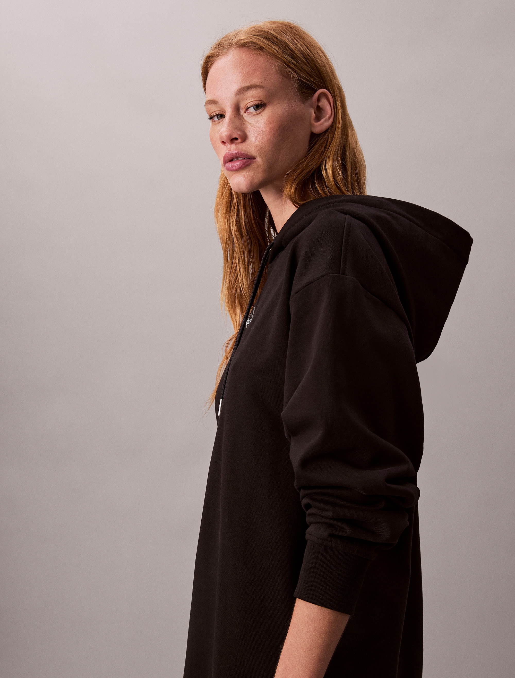Calvin Klein Jeans Sweatkleid »LS MONOLOGO PREMIUM TERRY HOODIE« Ohne Tasche Mit Rundhalsausschnitt, loose fit