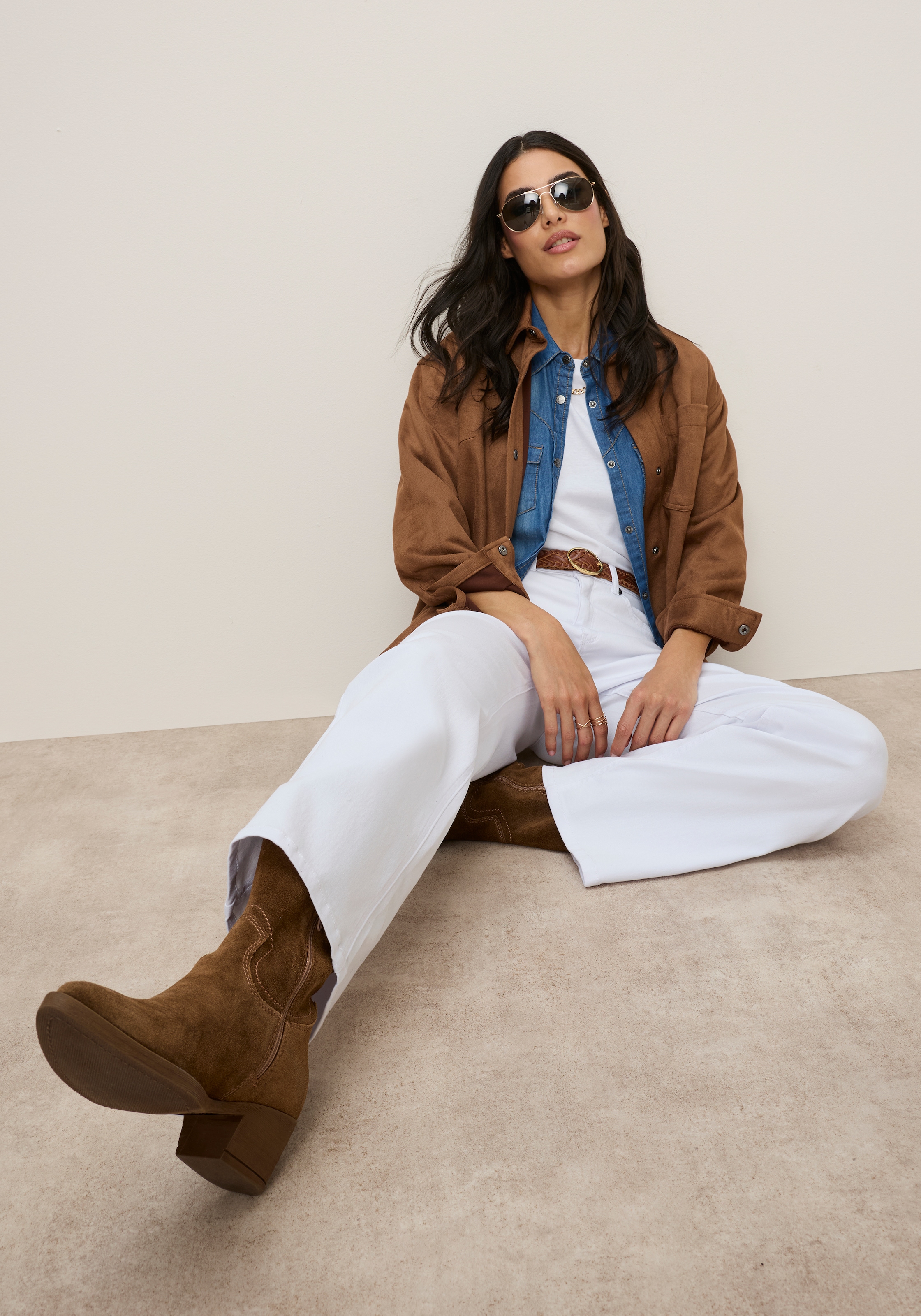 Tamaris Veste chemise »aus weichem Veloursleder-Imitat« Longueur couvrant les hanches, avec patte de boutonnage