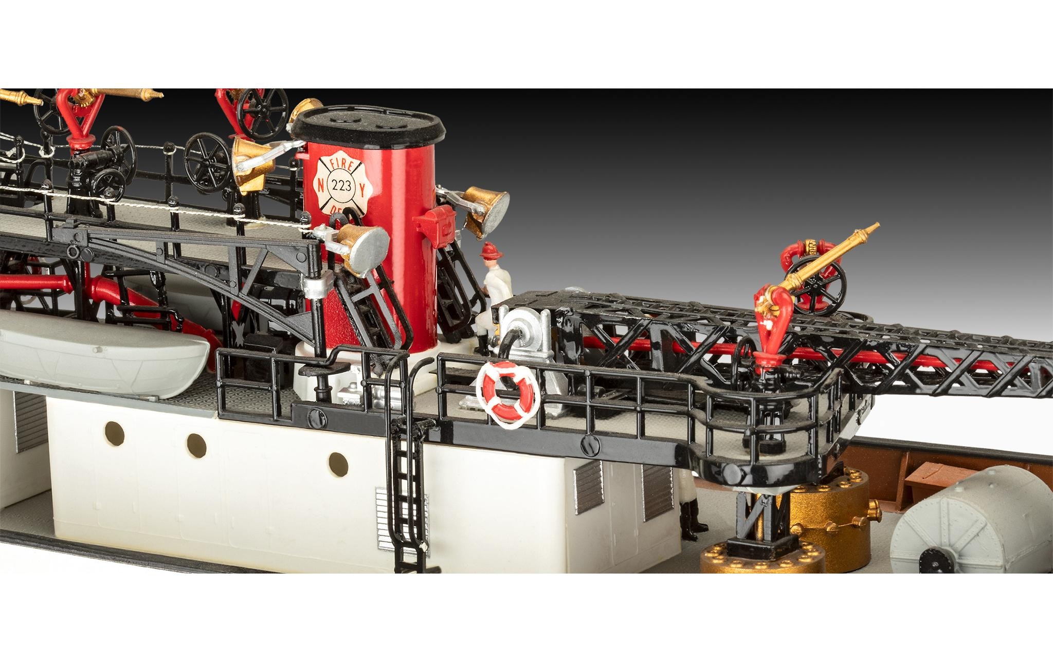 Revell® Modellbausatz »The Firefighter 1:87« 1:87
