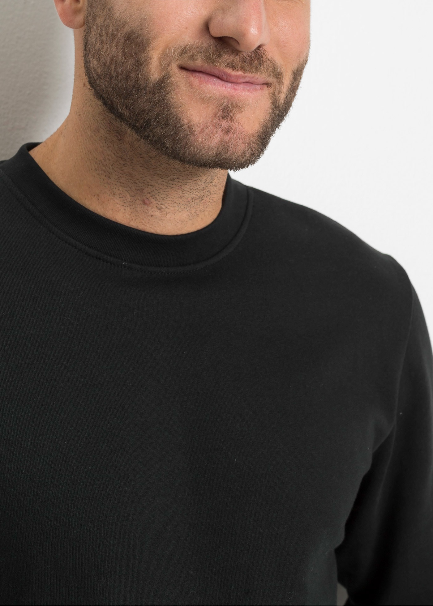bonprix »Sweatshirt«, avec intérieur doux brossé, en coton et polyester, longueur hanches
