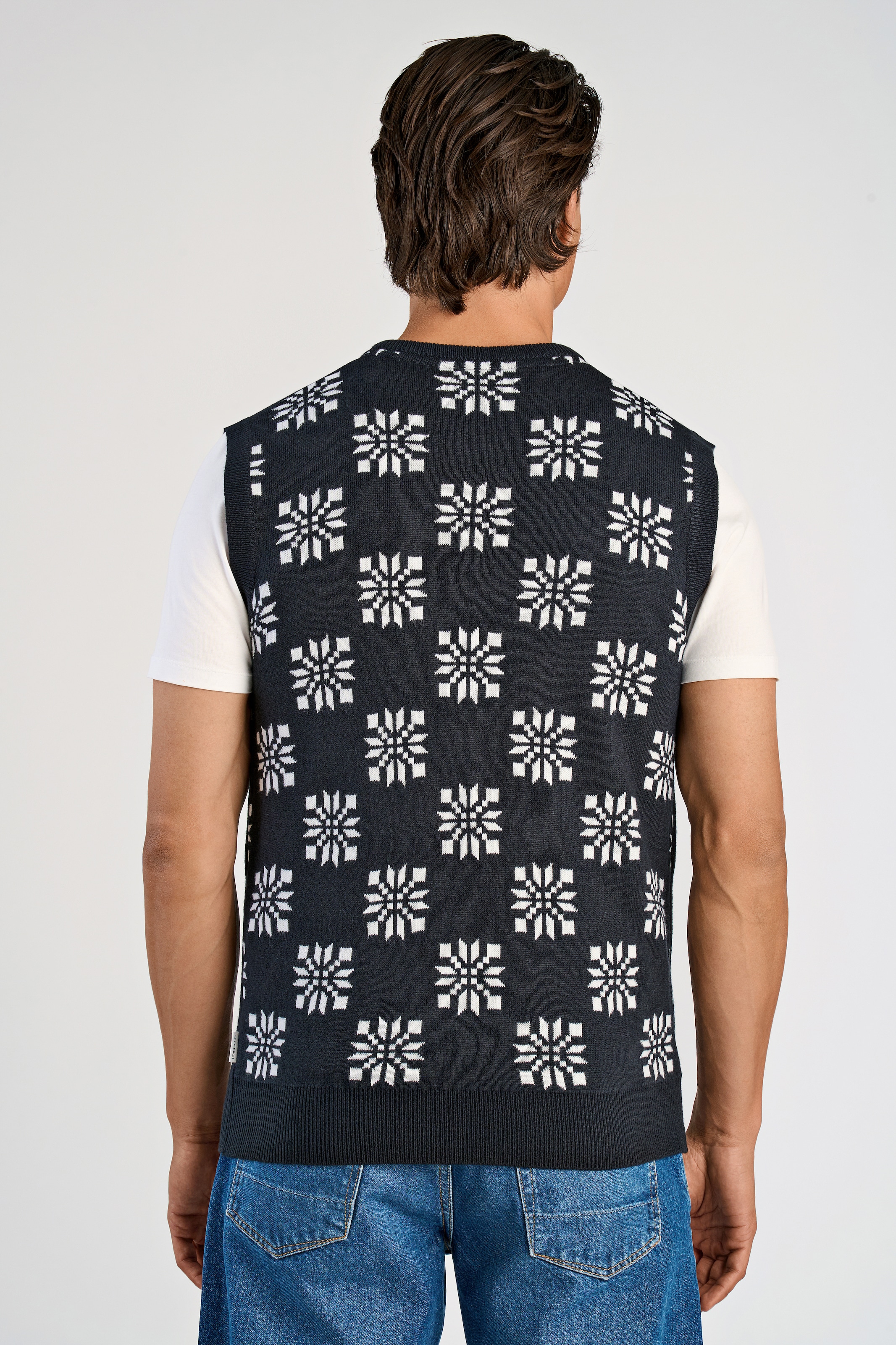 LINDBERGH Pullunder mit weihnachtlichem Intarsien Muster