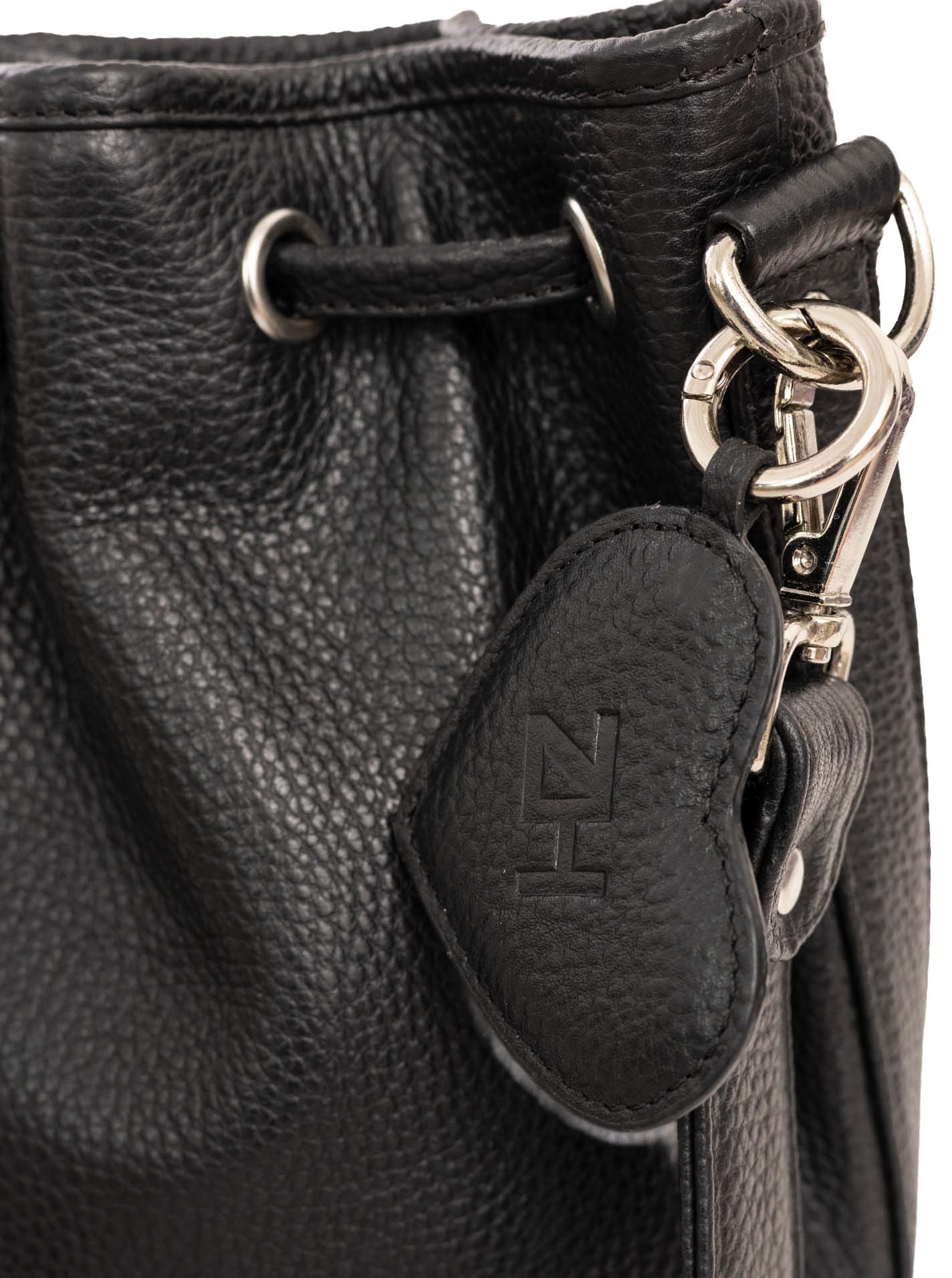 Zwillingsherz Sac à main »"Drawstring Bag"« Design sac, fermeture à cordon, cuir souple, pendentif en forme de cœur