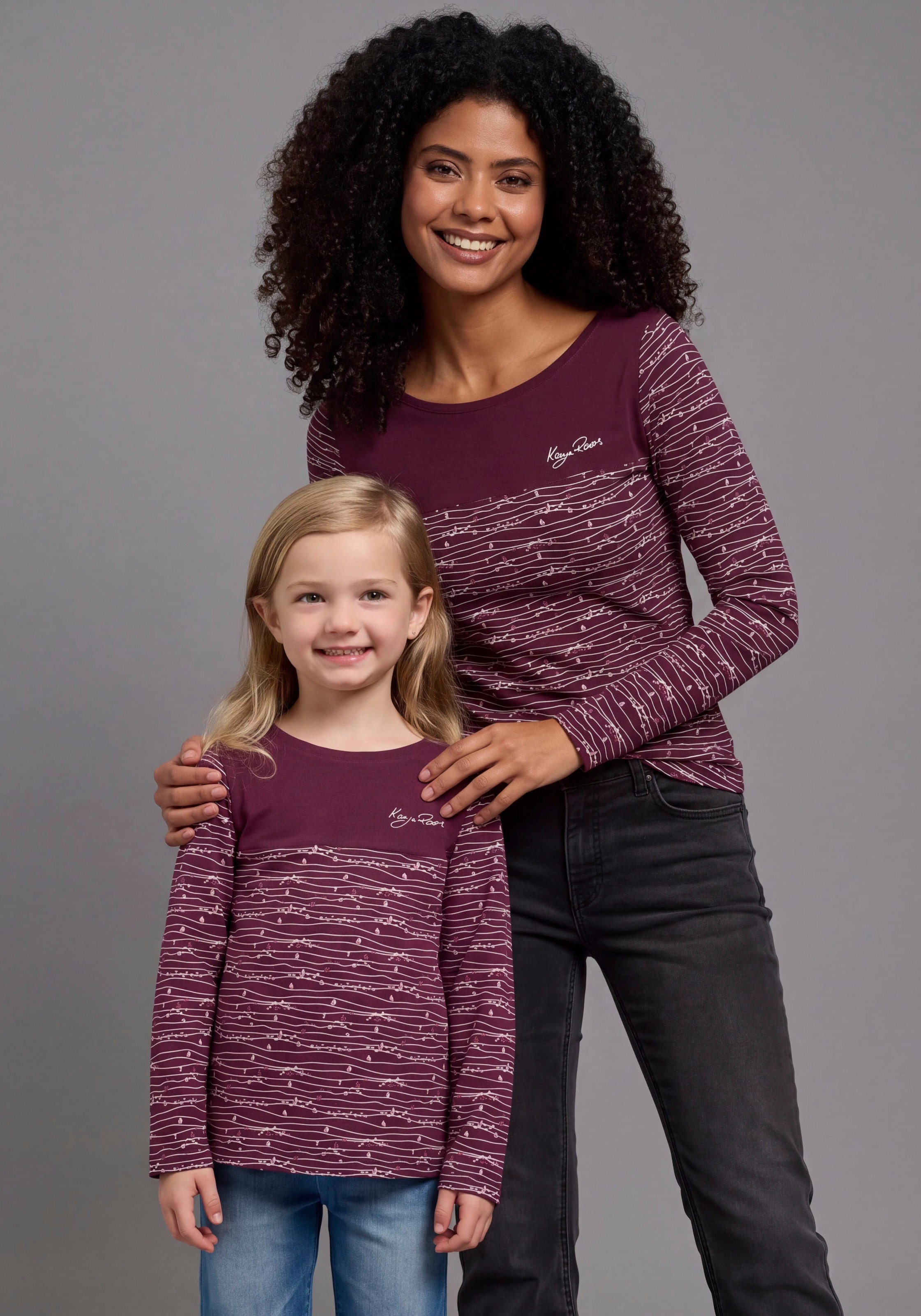 KangaROOS Langarmshirt mit Rundhals, hüftbedeckende Länge, figurbetonte Passform, Mini-Me