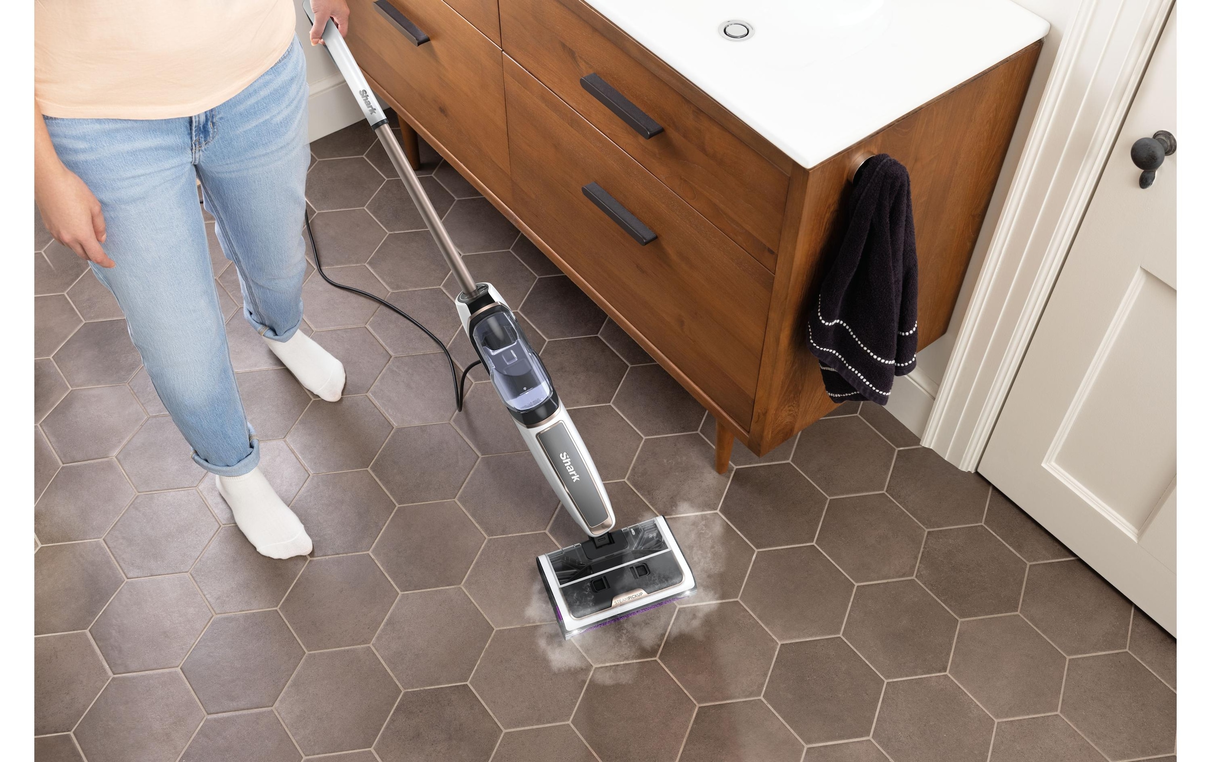 Shark Hartbodenreiniger »SteamPickUp SD200EU« Schmutz aufnehmen, sanft schrubben und desinfizieren, alles auf einmal