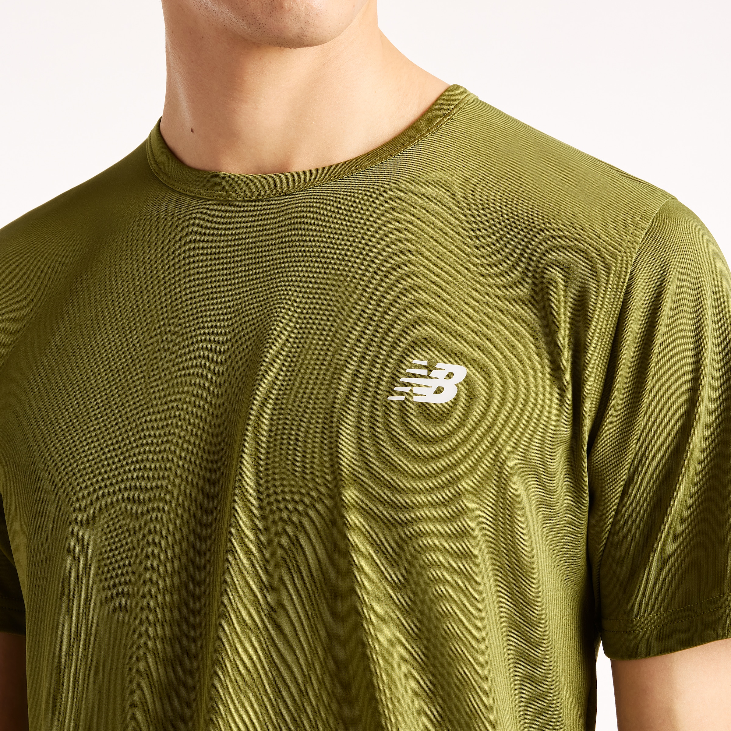 New Balance T-shirt d'entraînement »SPORT ESSENTIALS UTILITY T-SHIRT« atmungsaktiv, schnell trocknend, aus Polyester