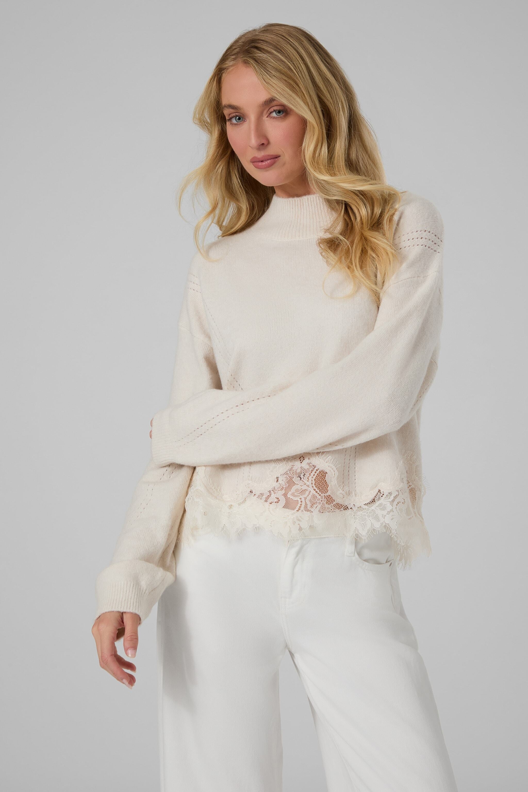 Guess Pull en tricot »LS MN HAYDEN LACE SWTR« mit Woll-Anteil, Spitzenbesatz