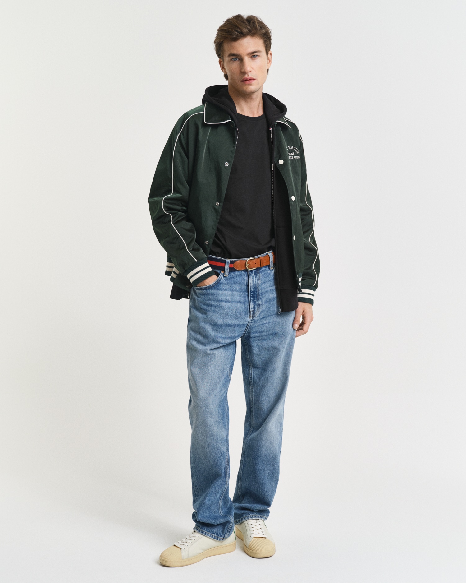 Gant T-Shirt »SLIM SHIELD SS T-SHIRT« mit Logostickerei auf der Brust