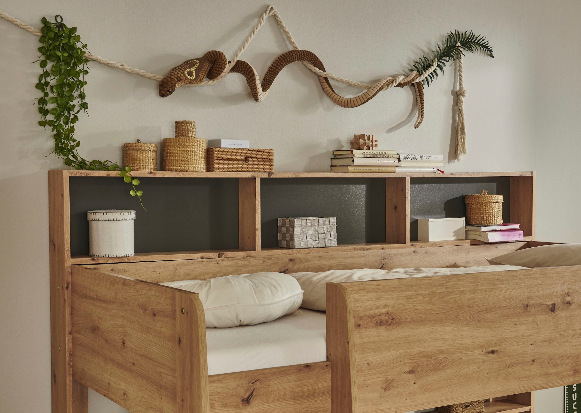 Relita Lit superposé »Sway« 2 surfaces de couchage, avec échelle, étagères arrière
