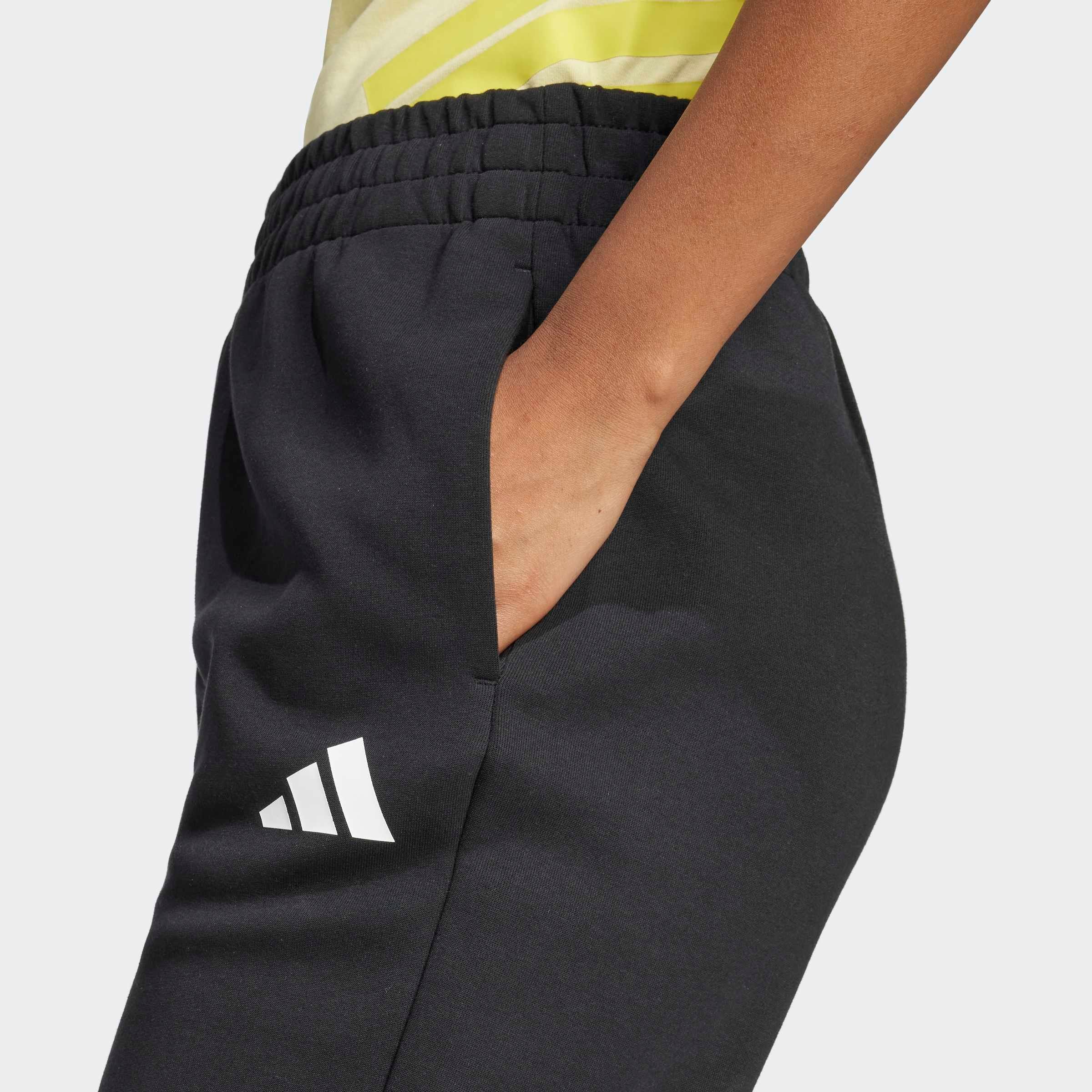 adidas Sportswear Pantalon de sport »FUTURE ICONS SMALL LOGO«  Regulär geschnitten, elastischer Bund