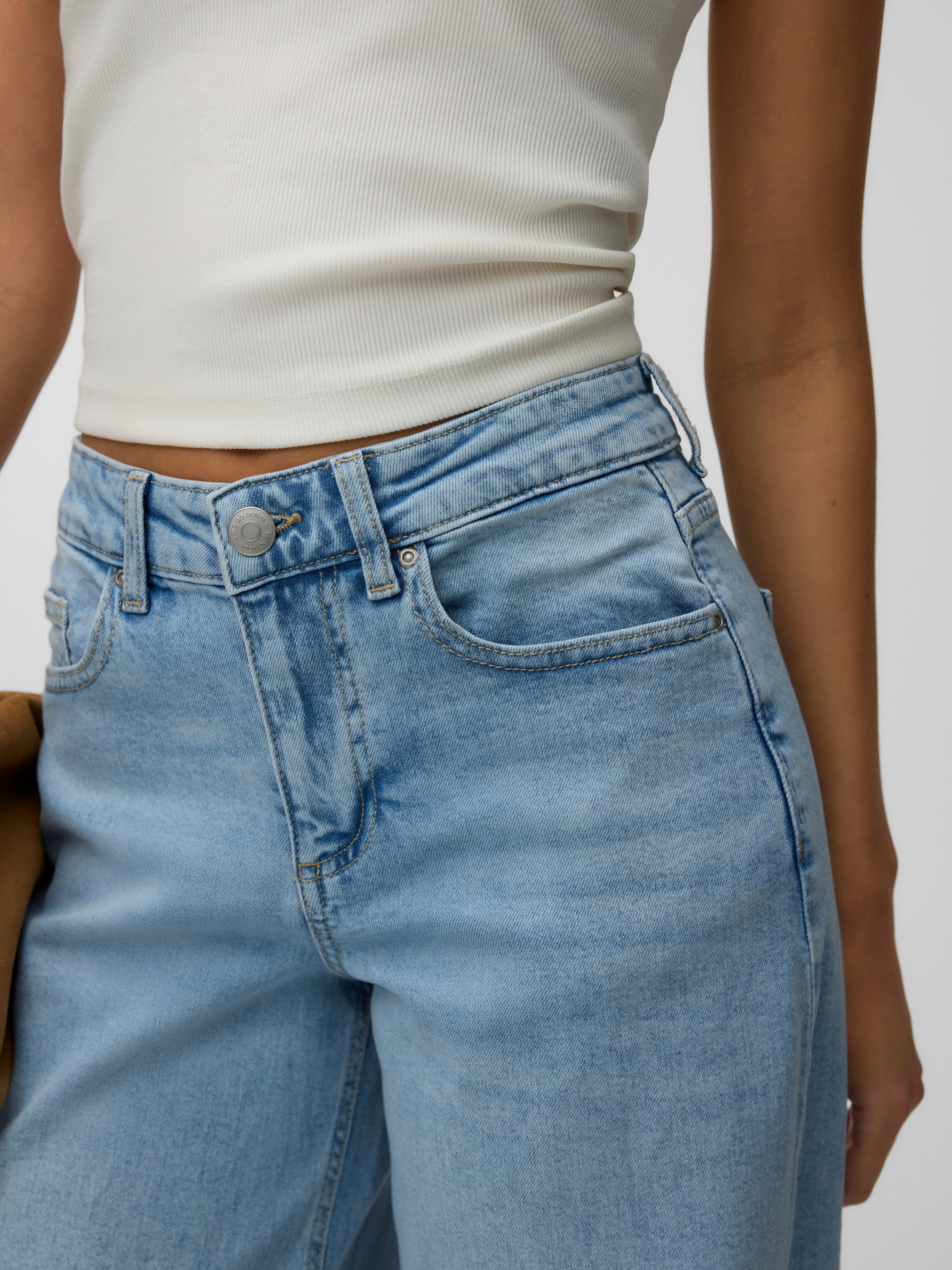 Vero Moda Jeans large »VMSANDIE-STRETCH MR WIDE JNS RA3133 NOOS« Mélange de coton, coupe large, taille mi-haute
