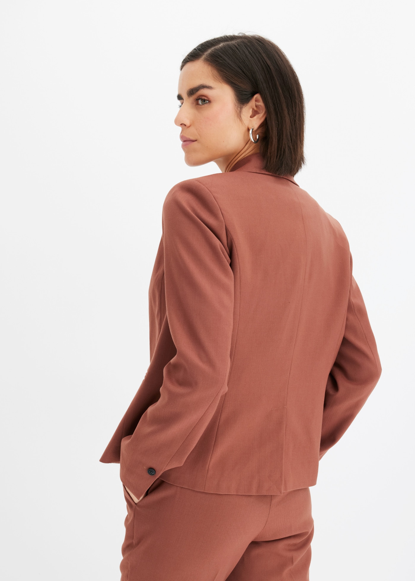 bonprix Veste blazer »Blazer« Style festif, coupe étroite, avec poches passepoilées