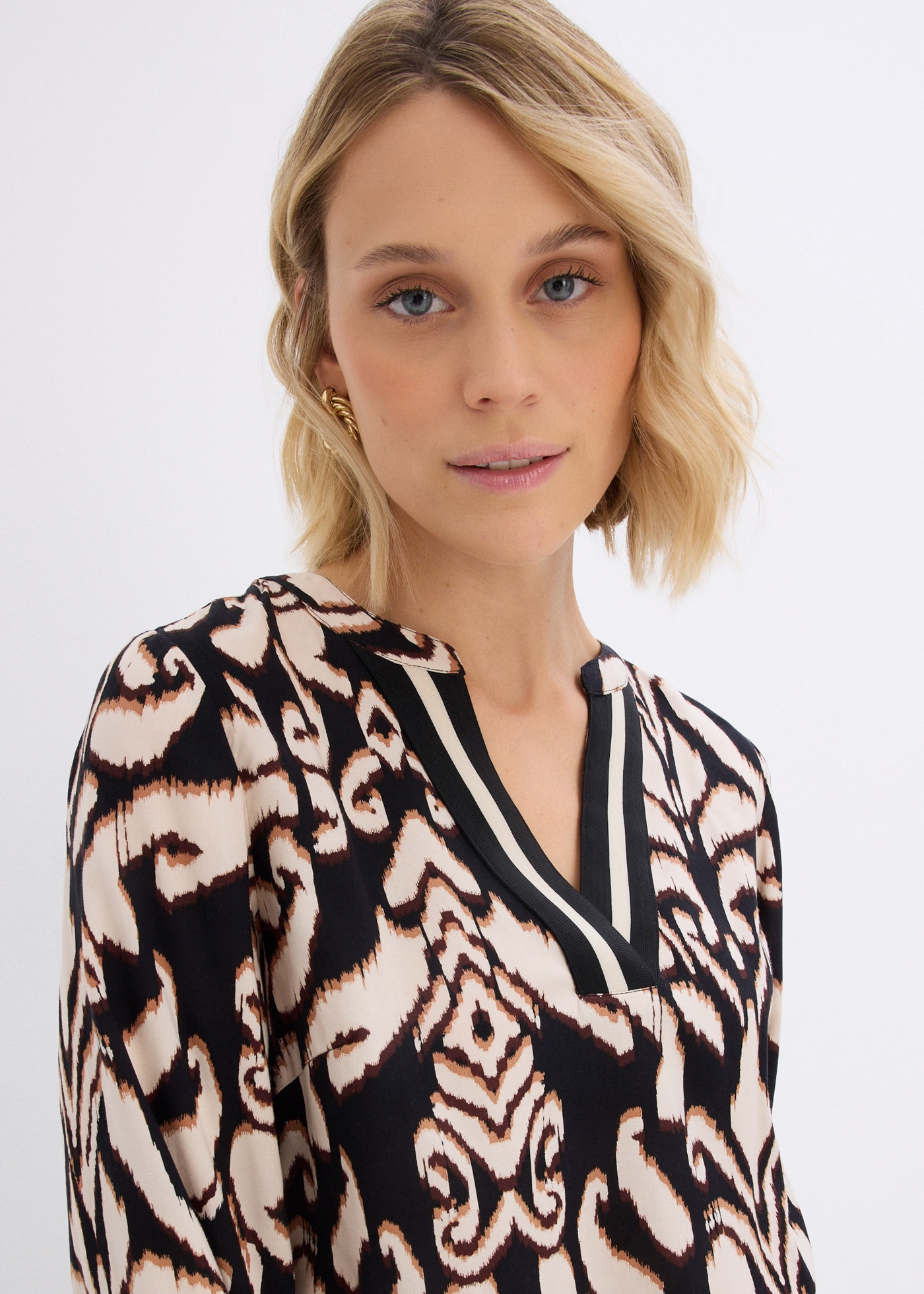 bonprix Tunika »Tunikabluse aus fliessender Viskose« Tunikabluse aus fliessender Viskose