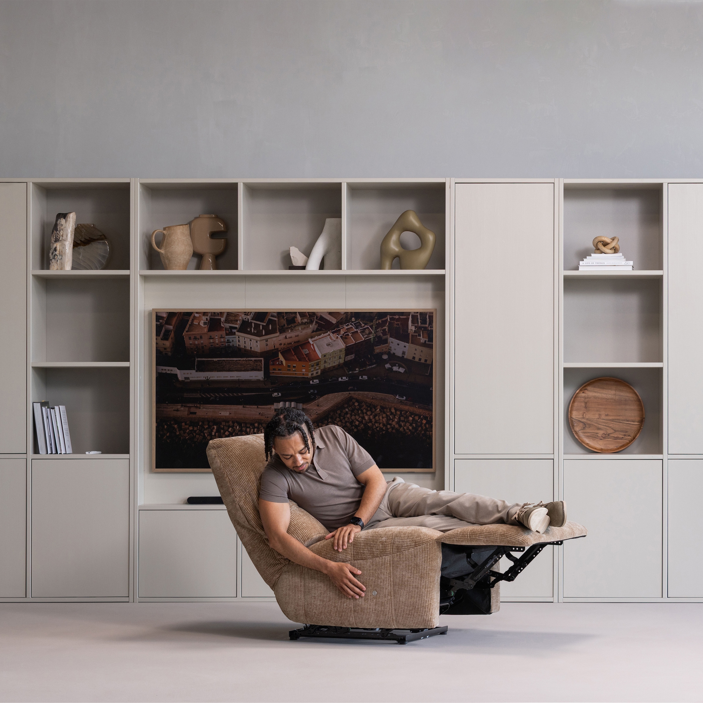 WOOOD Mehrzweckschrank »Meggy Kiefernholz mit Druckmechanismus B 108 x D 40 x H 215 cm« Tragkraft 10 kg pro Boden, sichtbare Maserung, einfach zu montieren