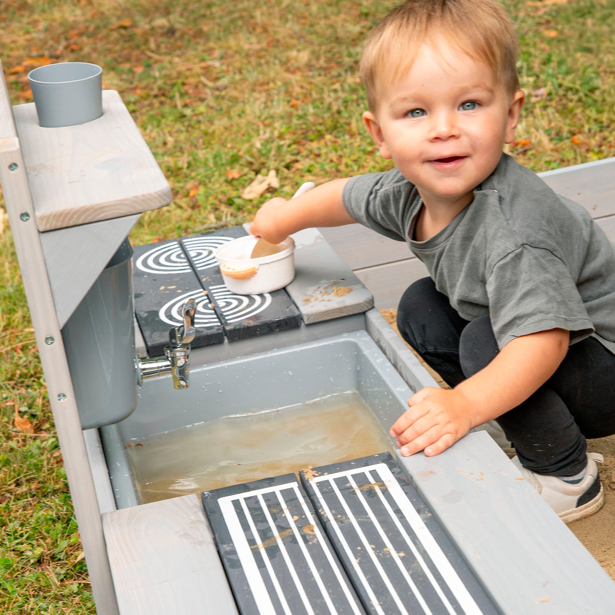 roba® Bac à sable »117 x 118 x 54 cm, mit Matschküche, grau« FSC® - schützt Wald