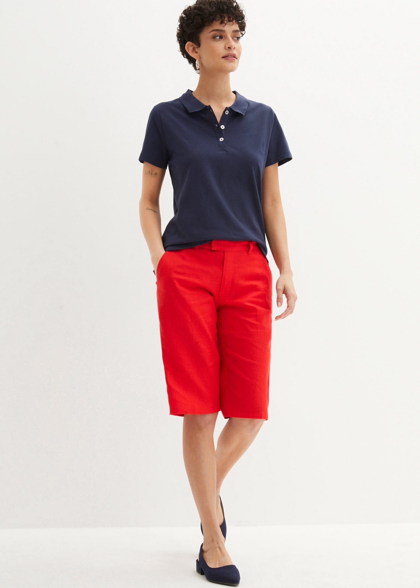 bonprix Poloshirt figurumspielende Passform, Kurzarm-Design, Polokragen