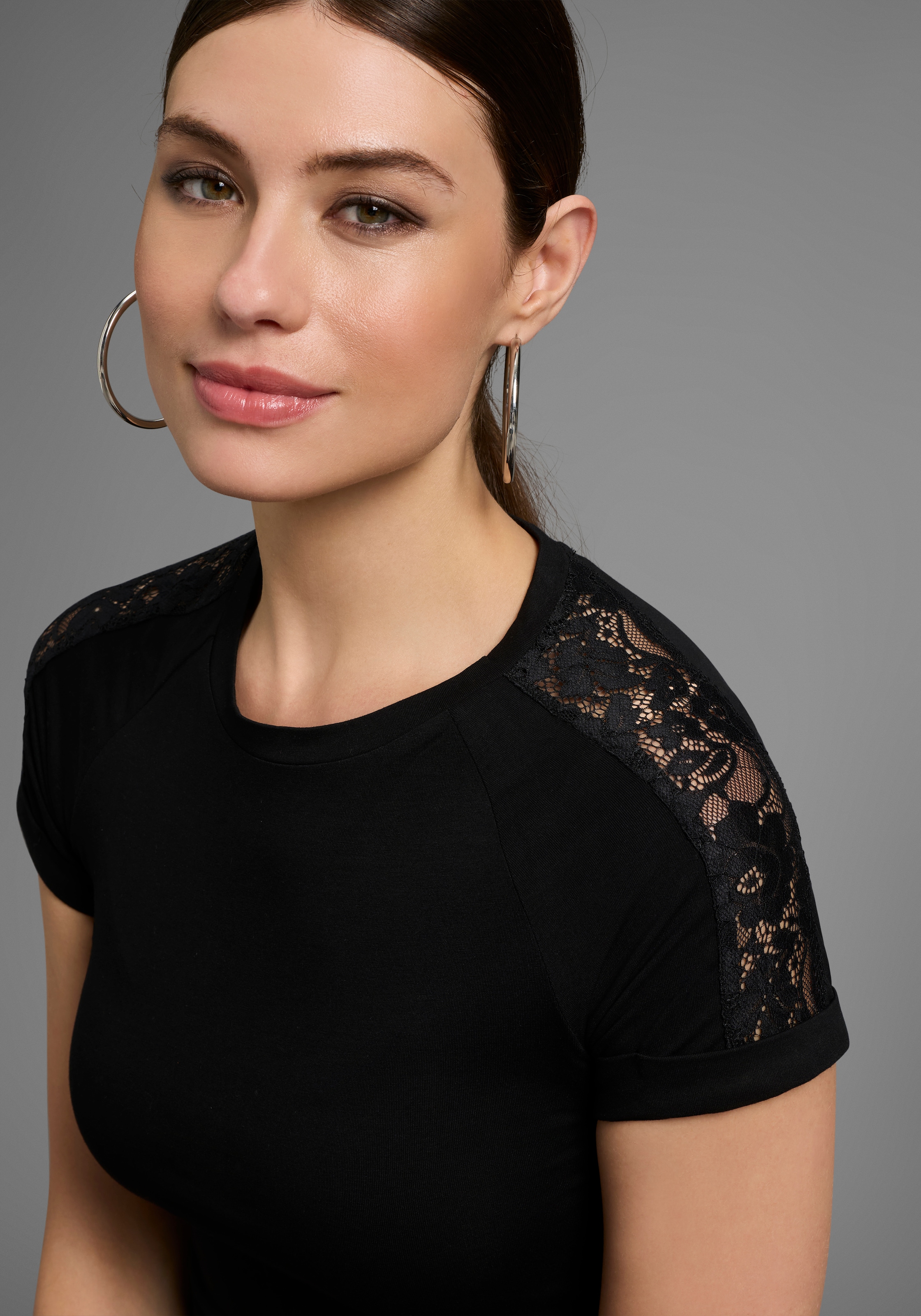 Bruno Banani T-Shirt mit Spitzen-Einsatz im Raglan-Ärmel - NEUE KOLLEKTION