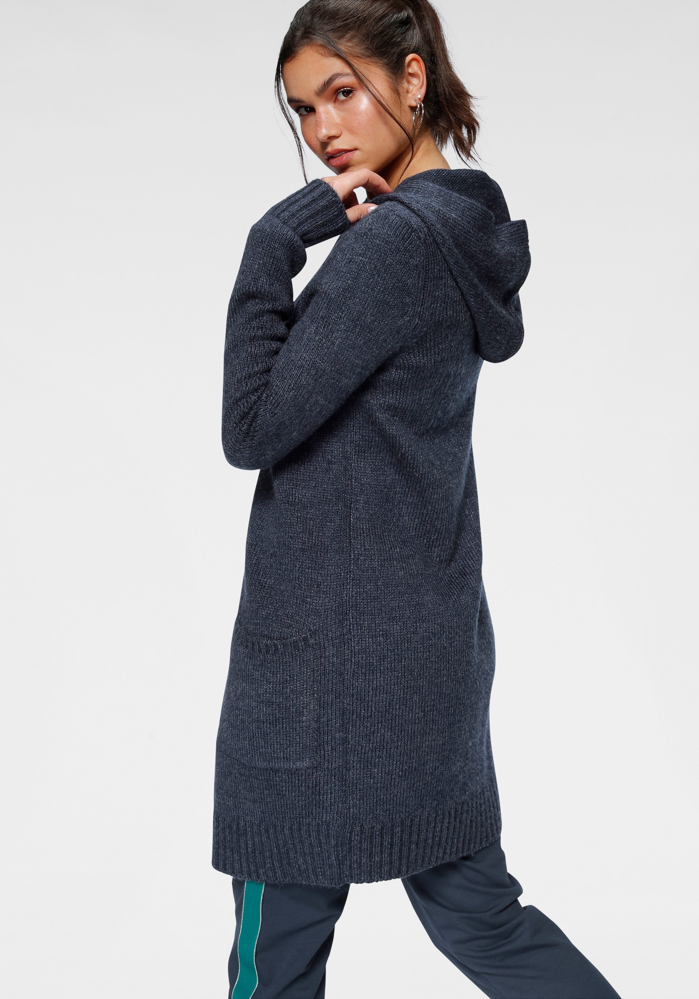 KangaROOS Kapuzenstrickjacke mit aufgesetzten Taschen und breiten Rippbündchen