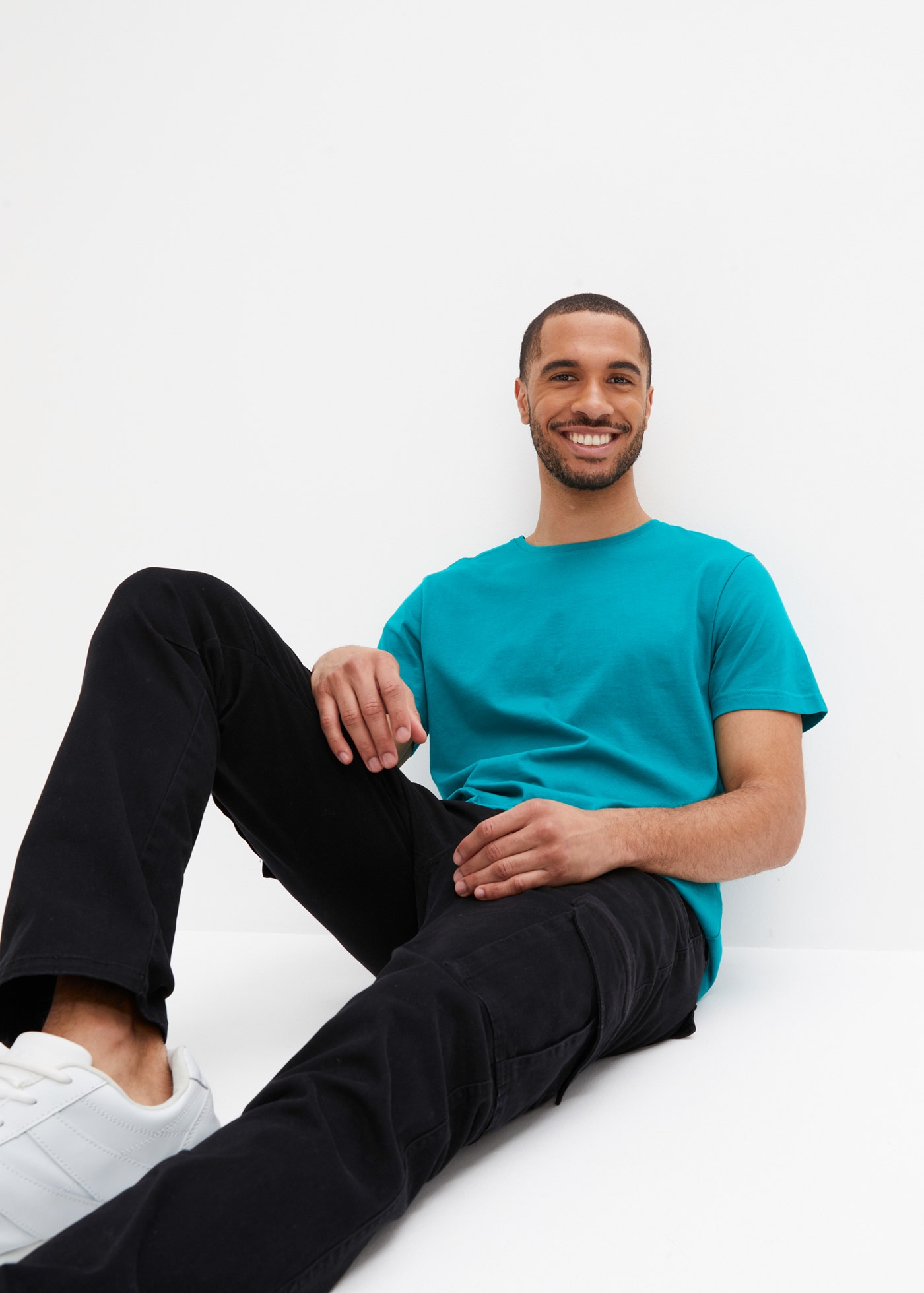bonprix T-shirt »T-Shirt (5er Pack)« Paquet, lot de 5, 5 cuis Coupe régulière, manches courtes, pour les journées chaudes, en coton et viscose
