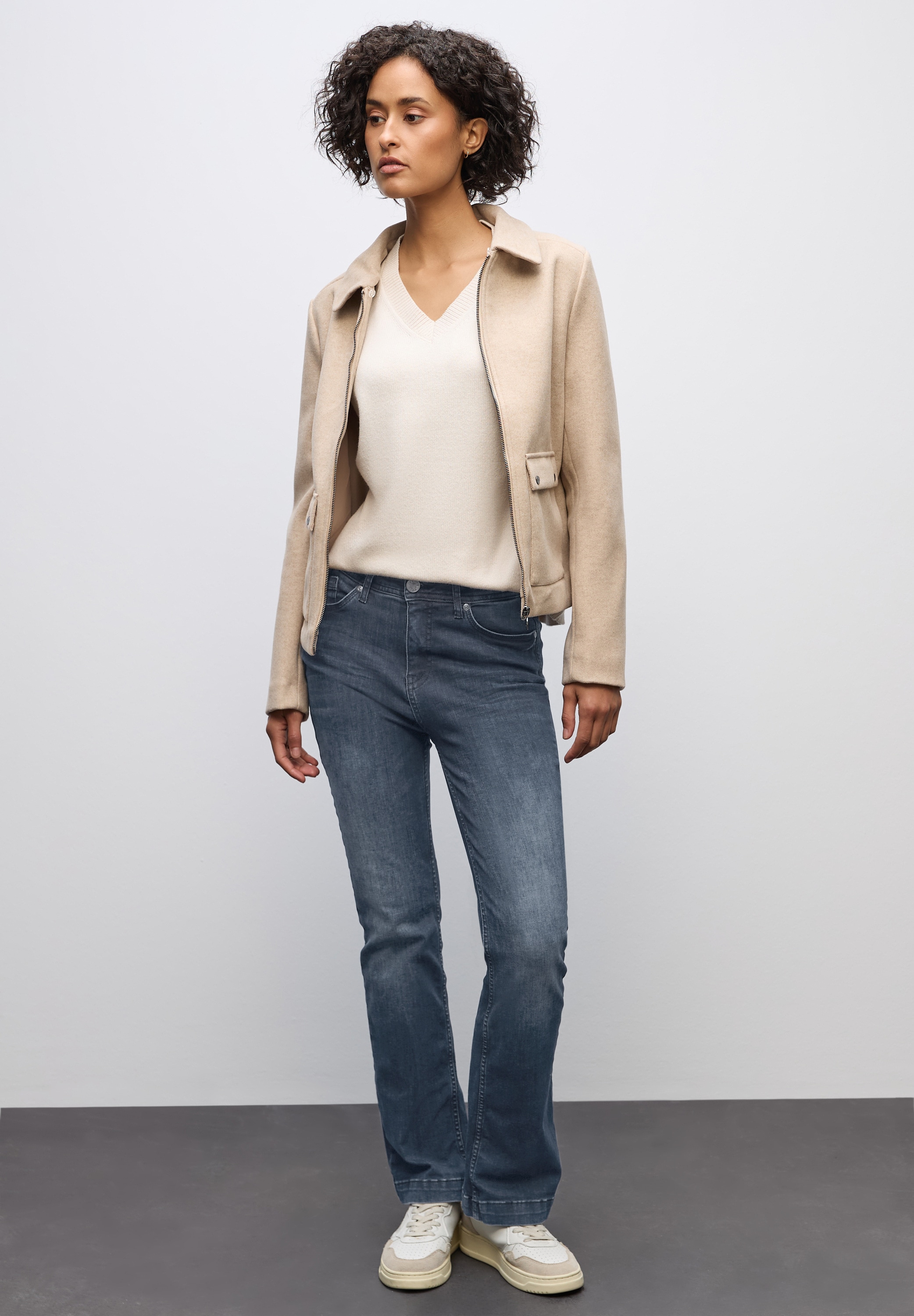 STREET ONE Slim-fit-Jeans »QR Style Bootcut« im 5-Pocket-Style und mit Stretch