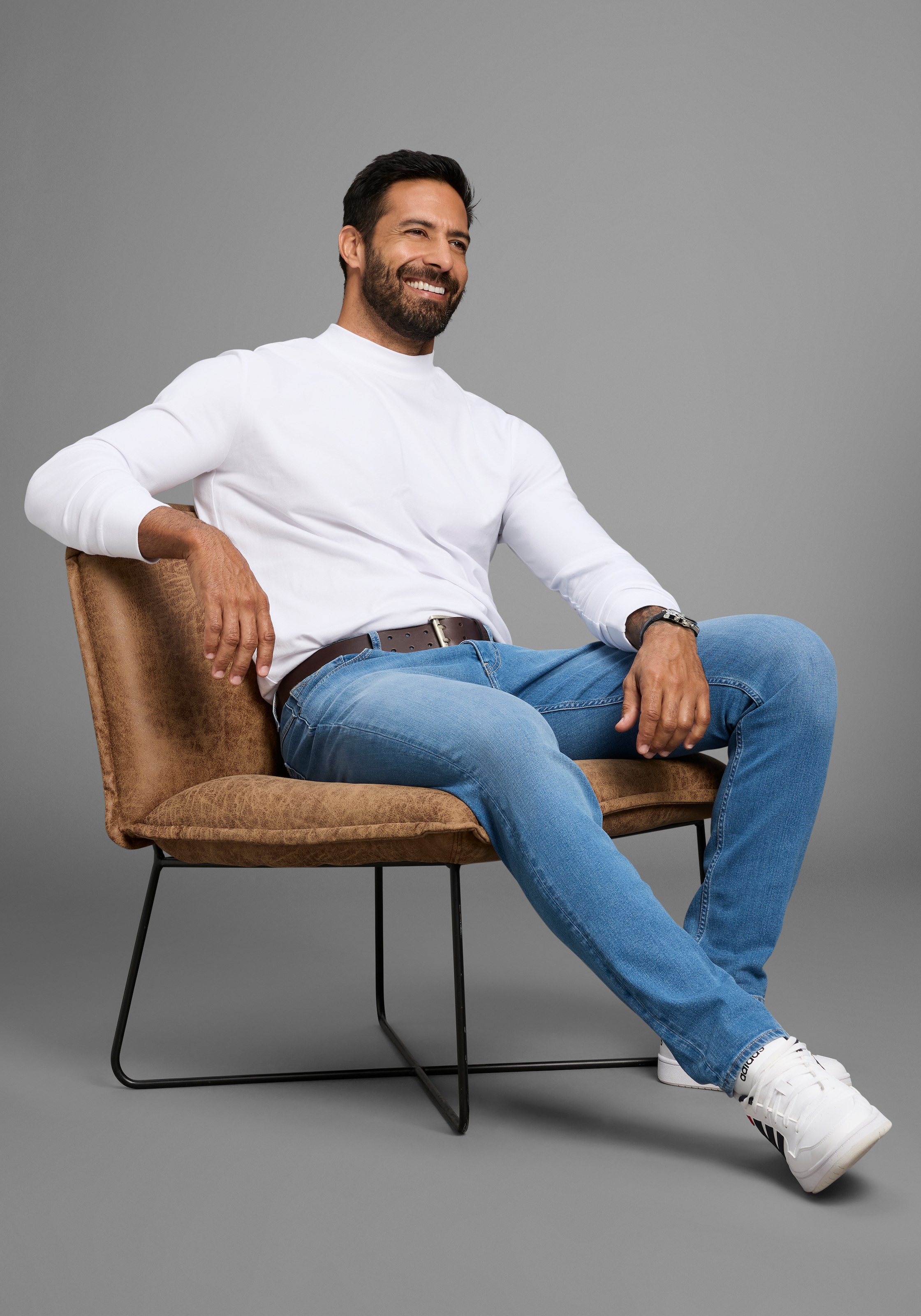 H.I.S Straight-Jeans »NEW DALE« gerades Bein,  mit Used-Effekten,  niedrige Leibhöhe