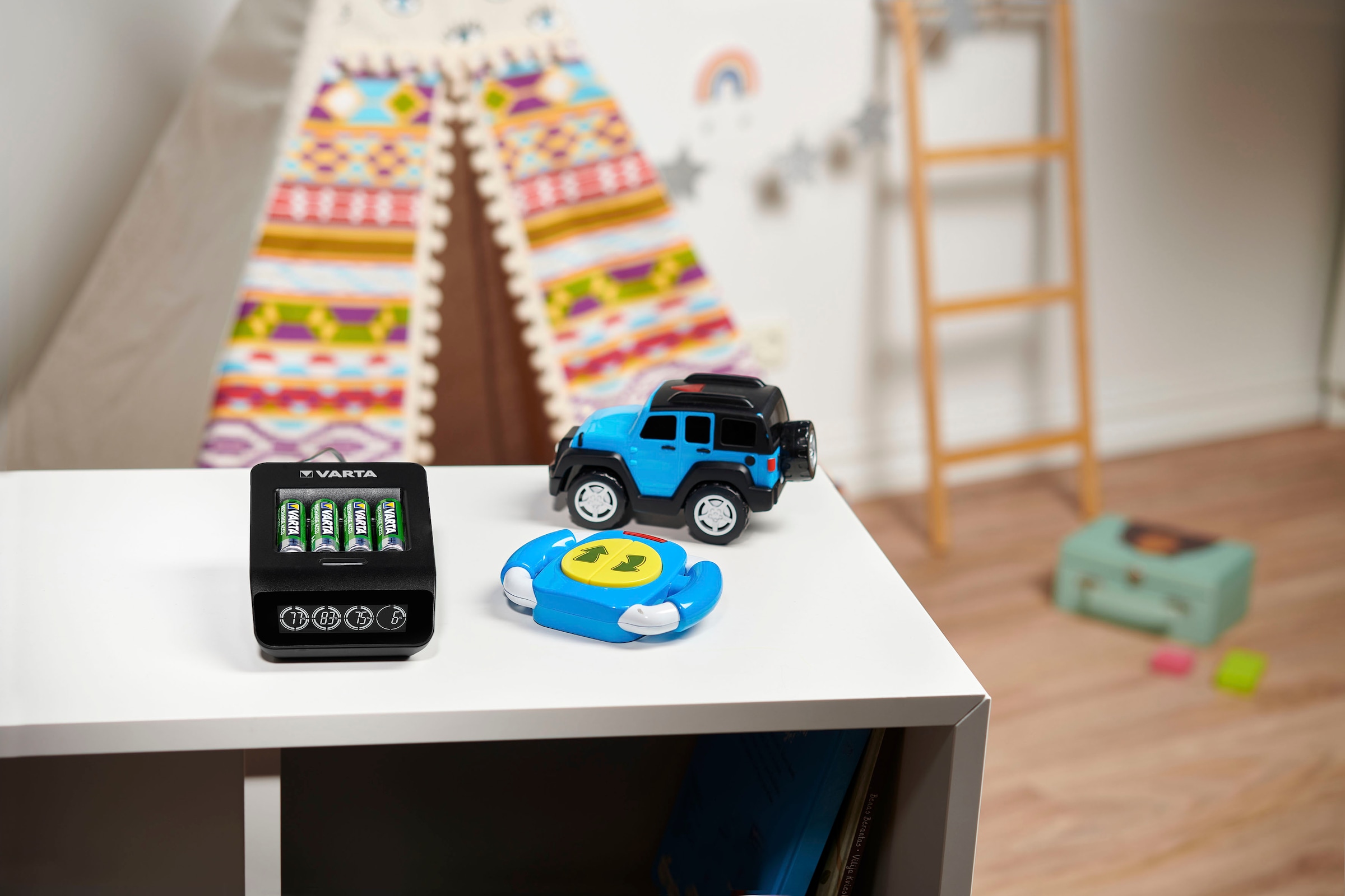 VARTA Powerstation »VARTA LCD Smart Charger+ für 4 AA/AAA-Akkus und USB-Geräte« Micro