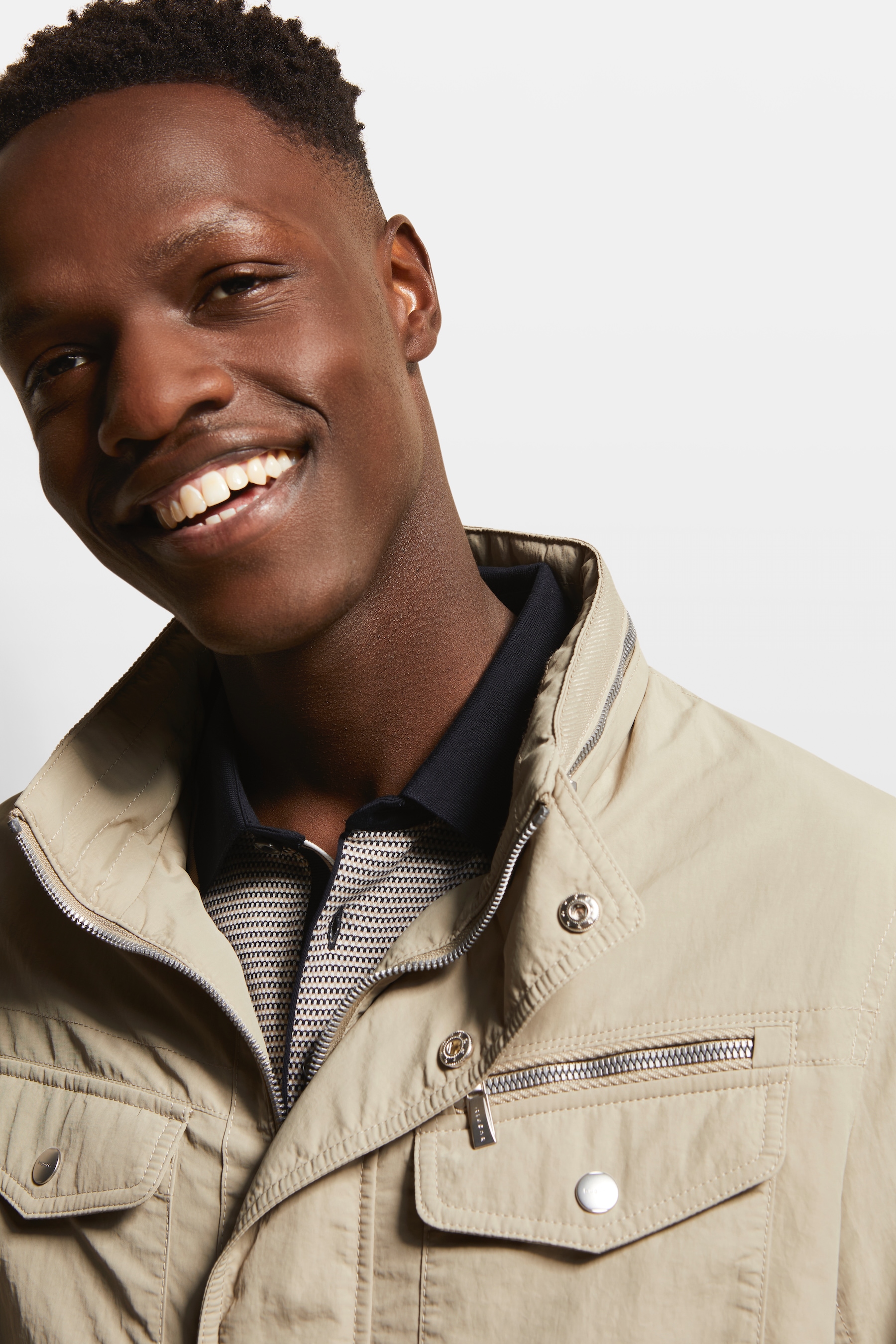 bugatti Kurzjacke mit Kapuze mit einrollbarer Kapuze