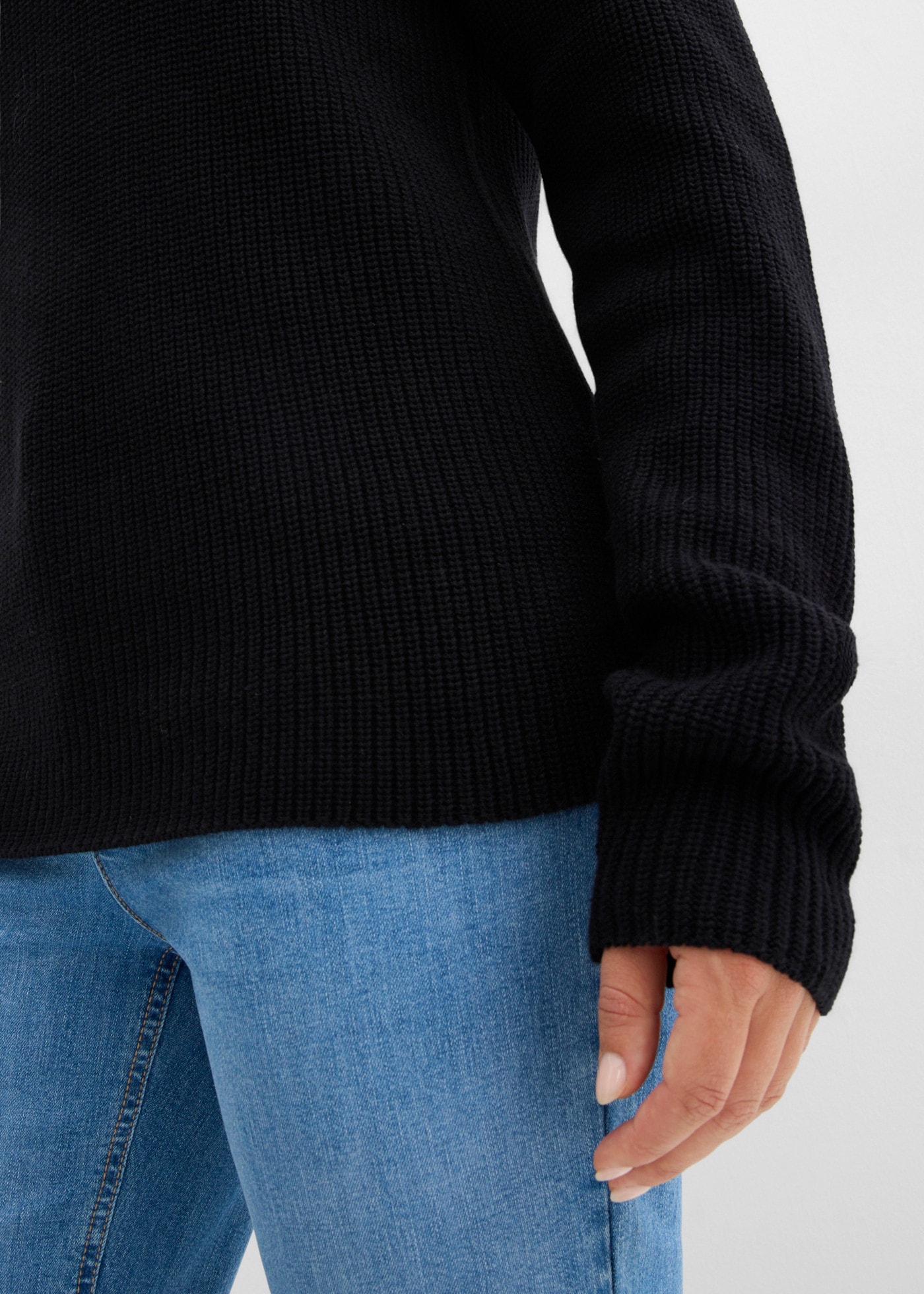 bonprix Pull en tricot en pur coton, coupe ample, avec col montant, style décontracté
