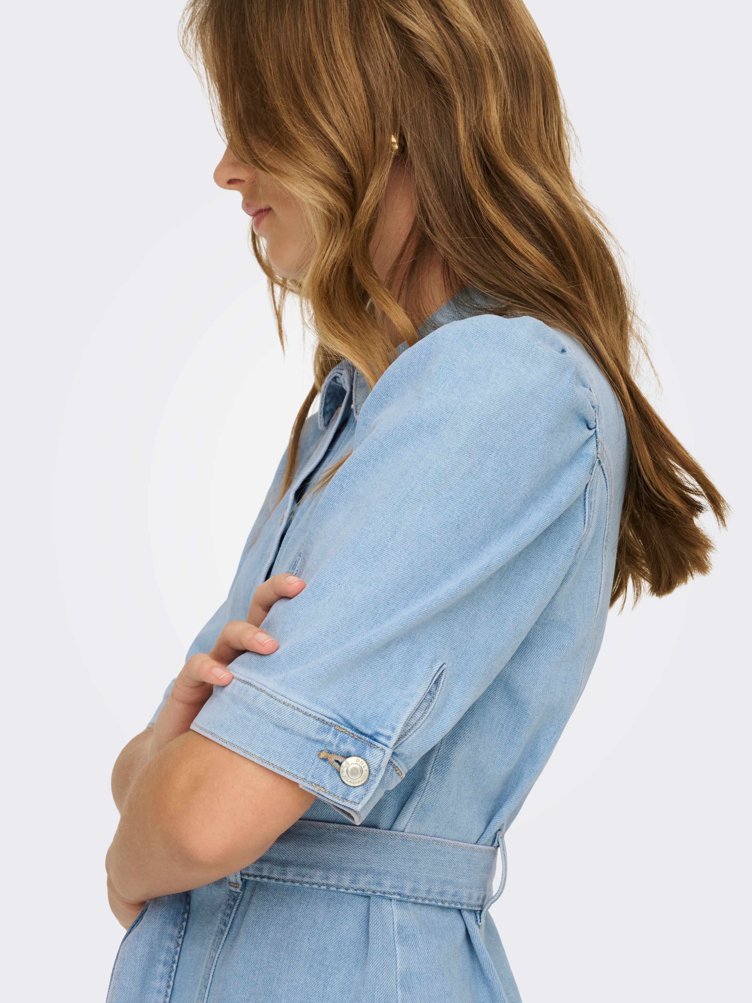 ONLY Robe en jean »ONLVIBBE SS BELT DNM DRESS AKM« mélange coton, coupe régulière