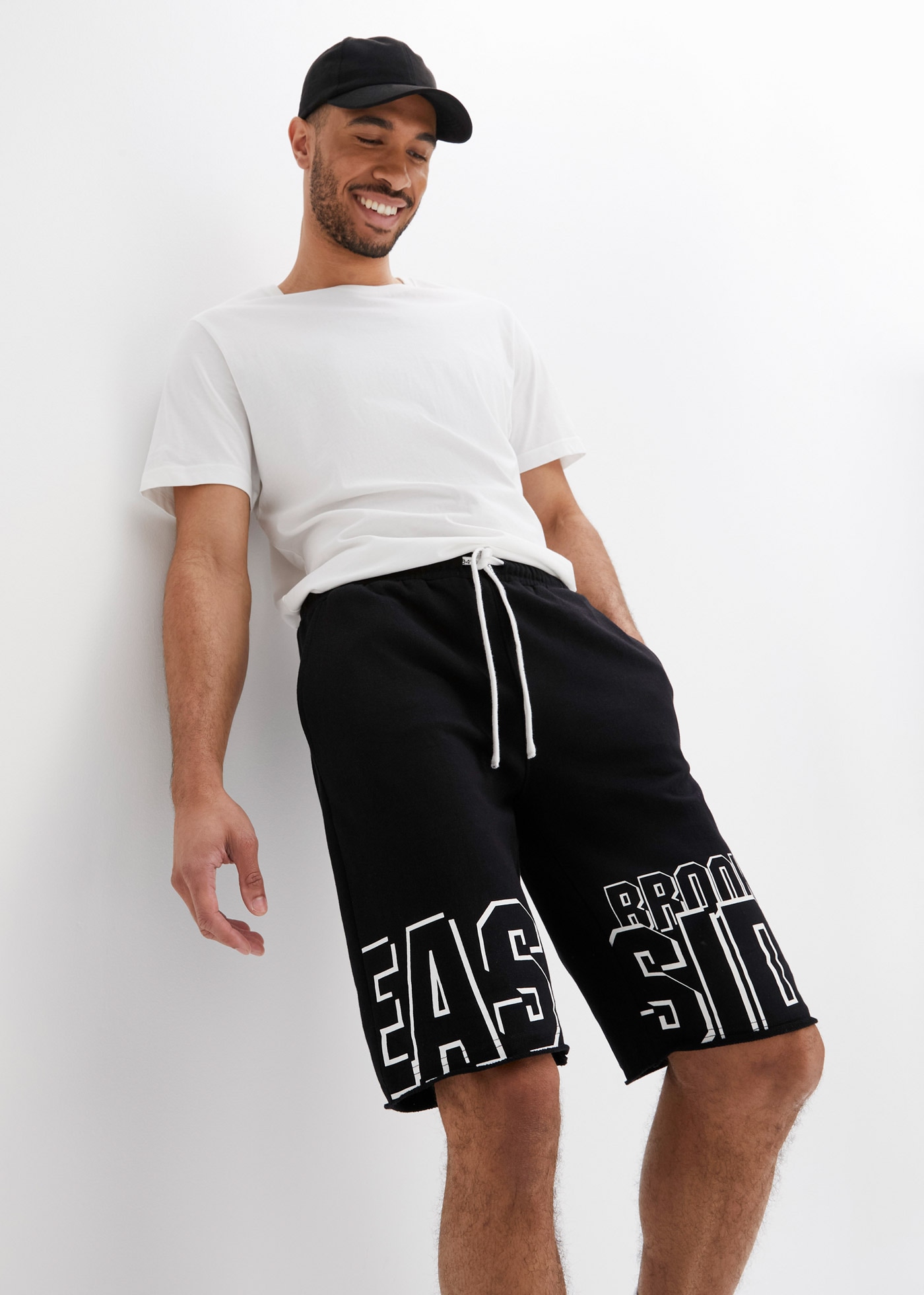 bonprix Sweatbermudas  aus Baumwolle, Regular Fit, mit Eingrifftaschen