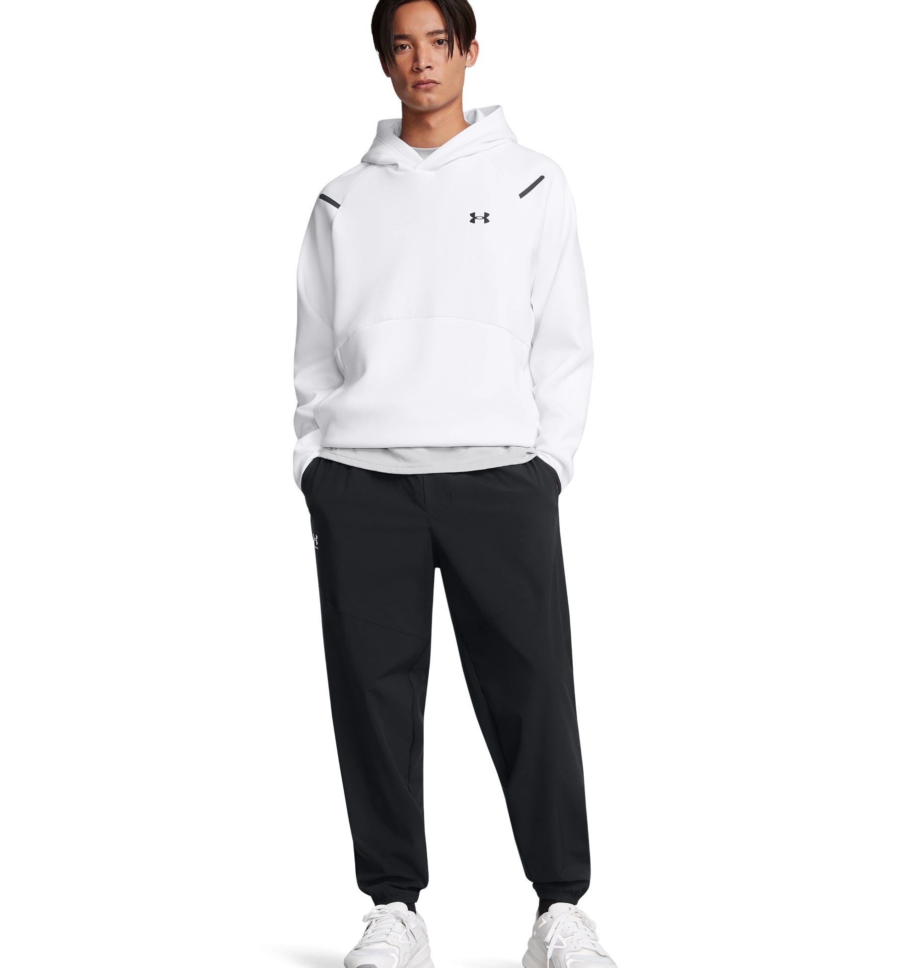 Under Armour® Trainingshose »UA VIBE WOVEN JOGGER«  für vielseitige Aktivitäten, mit Elasthan-Anteil, leichtes Material