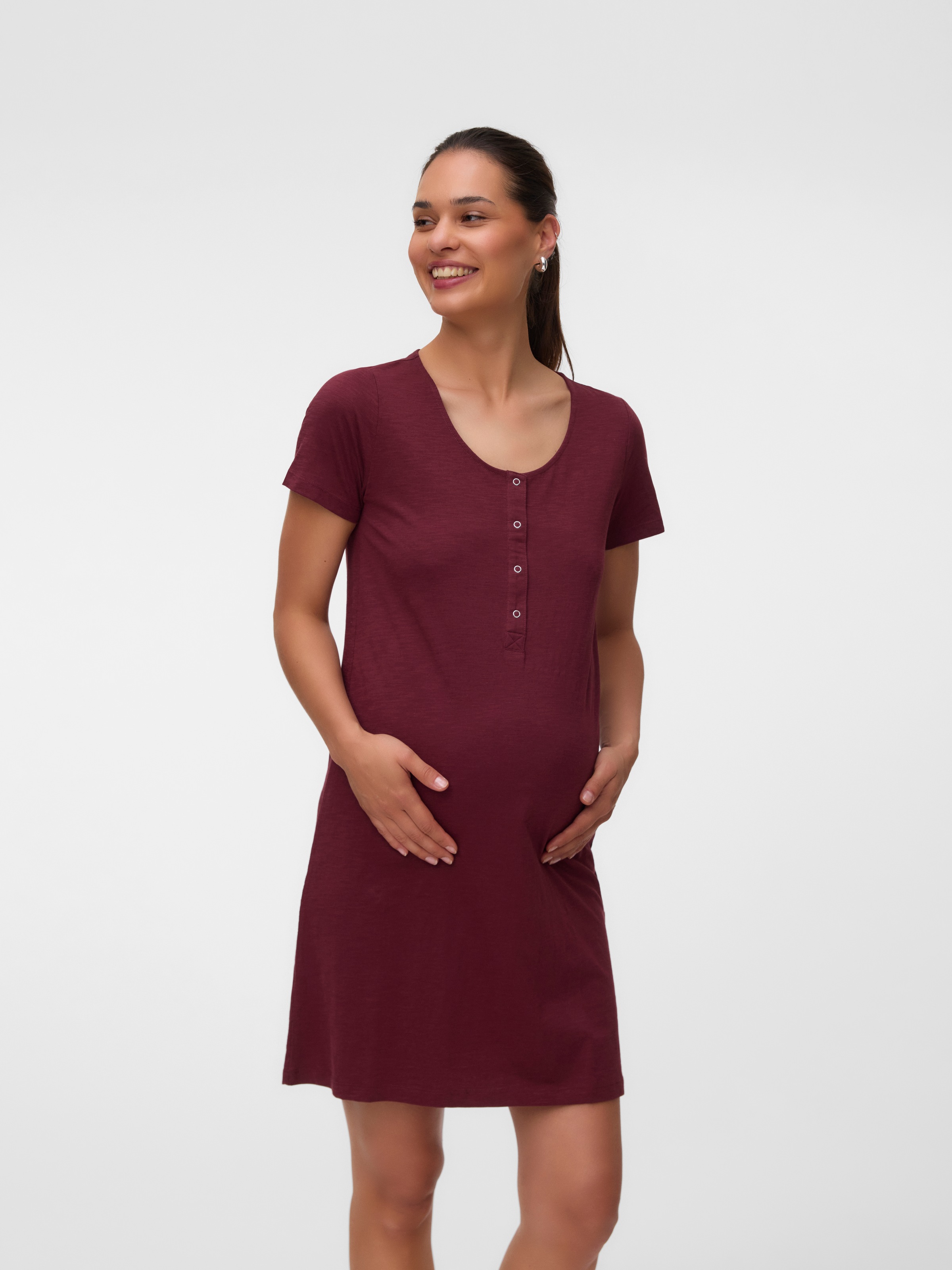 Mamalicious Chemise de nuit de grossesse »MLMIRA SOLID JRS NIGHTGOWN 2F A. E. NOOS« en coton, coupe régulière, col rond, longueur au-dessus du genou