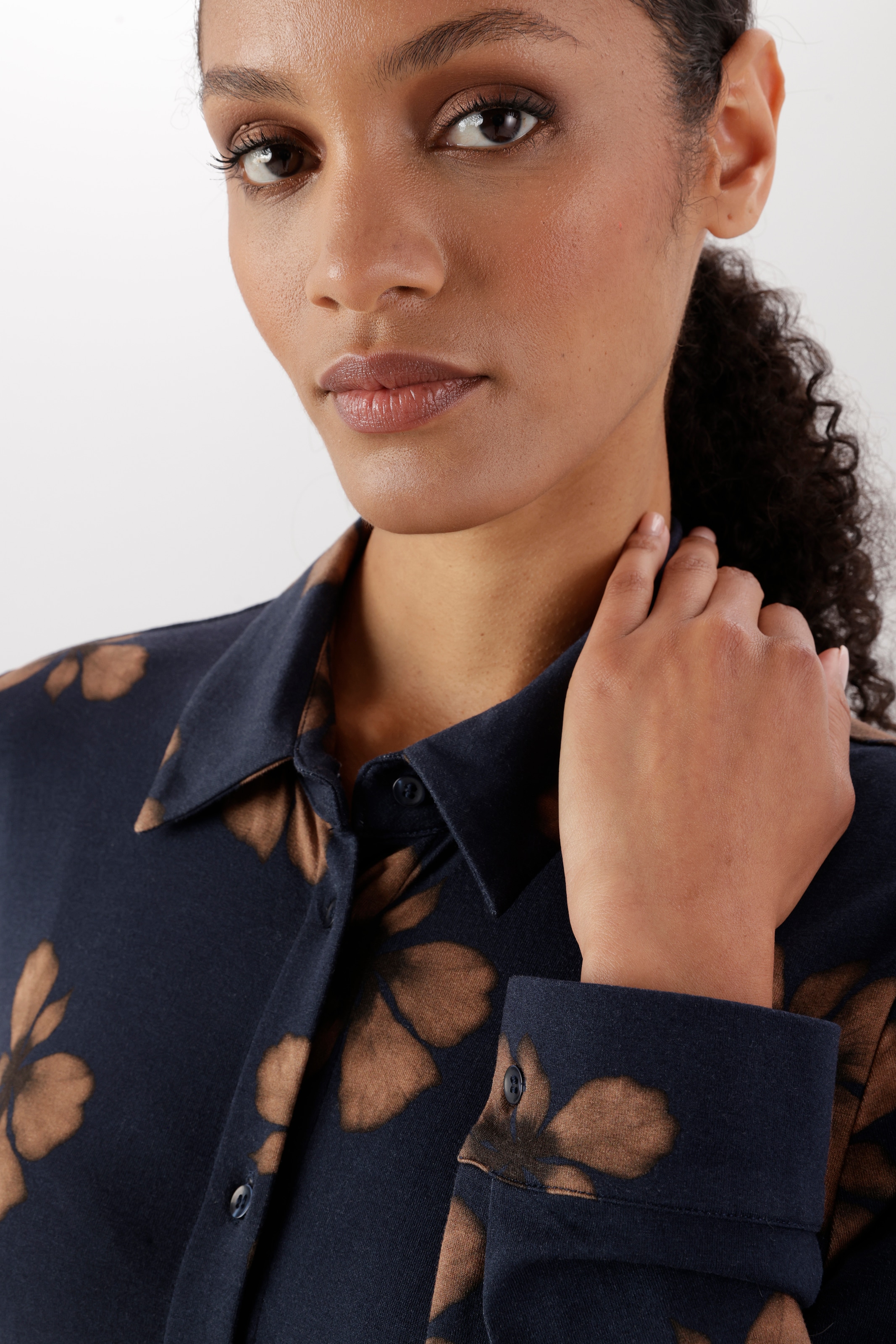 Aniston SELECTED Robe midi avec imprimé fleurs et lien amovible - NOUVELLE COLLECTION