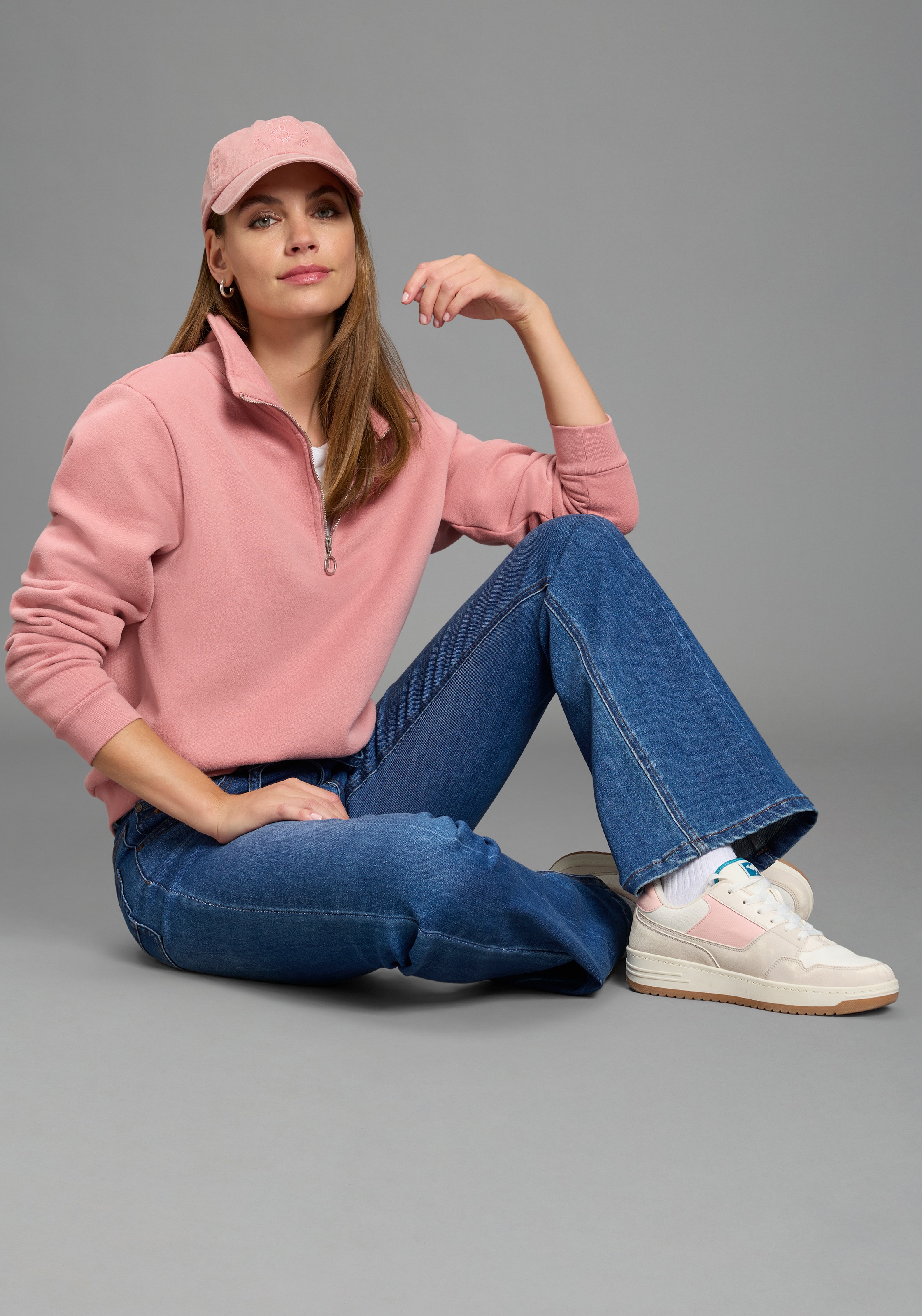 KangaROOS Weite Jeans mit Reissverschluss, Knopf und Tunnelzug mit Bindeband, lange Beinlänge
