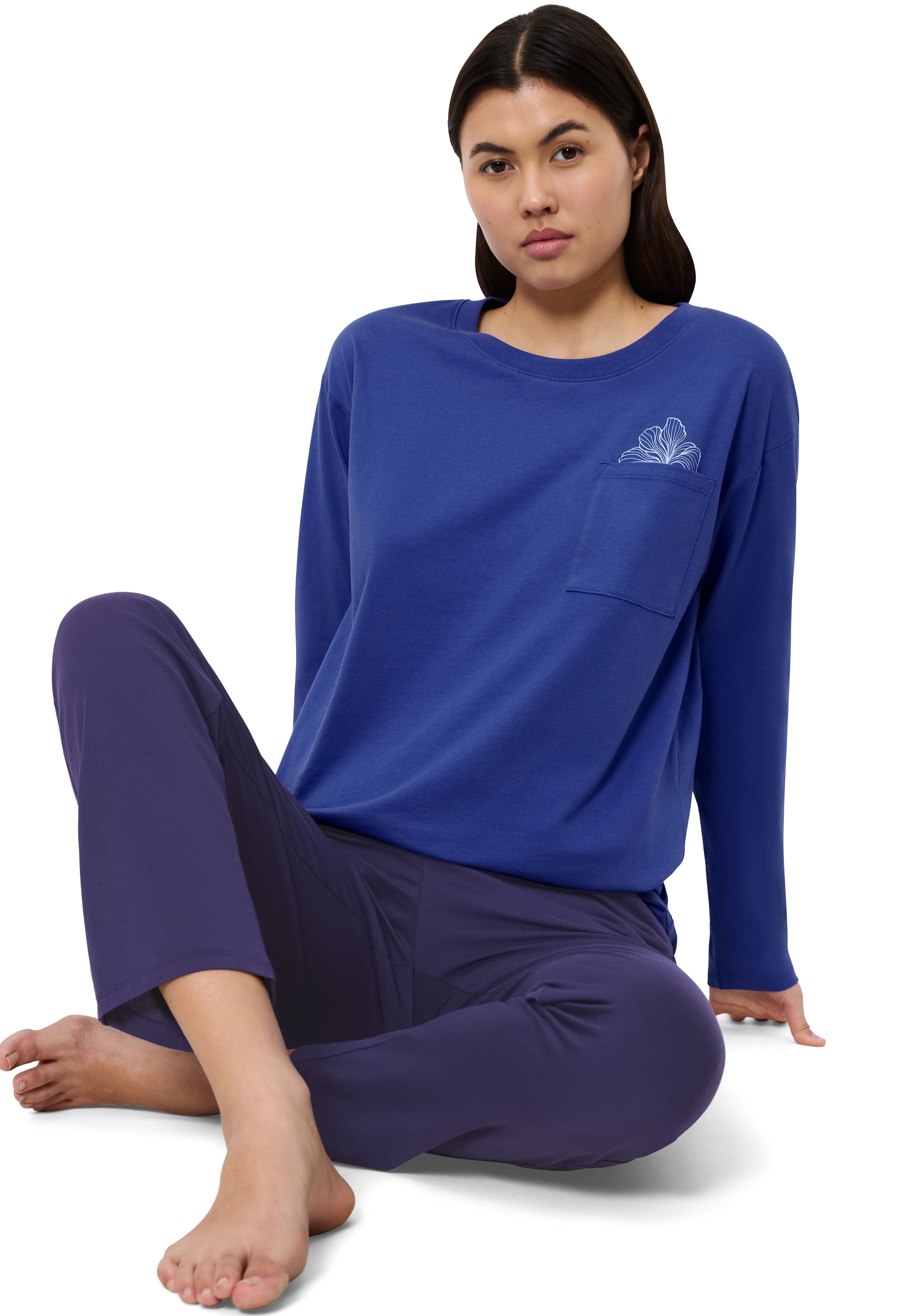 Triumph Pyjama Blumenstickerei, Brusttasche, Rundhalsausschnitt, Langarm