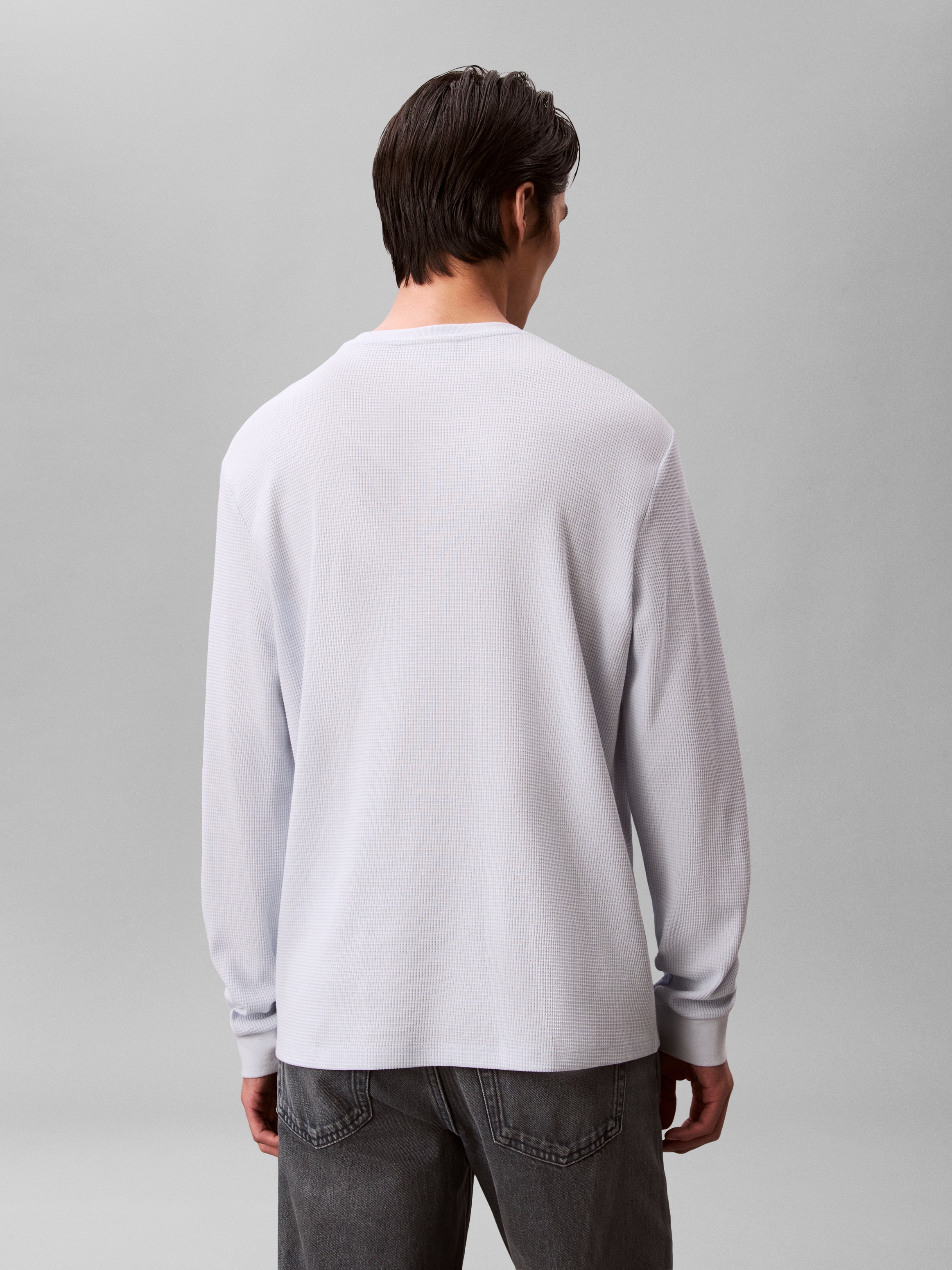 Calvin Klein T-shirt à manches longues »LS WAFFLE BADGE CREWNK TEE« avec encolure ronde